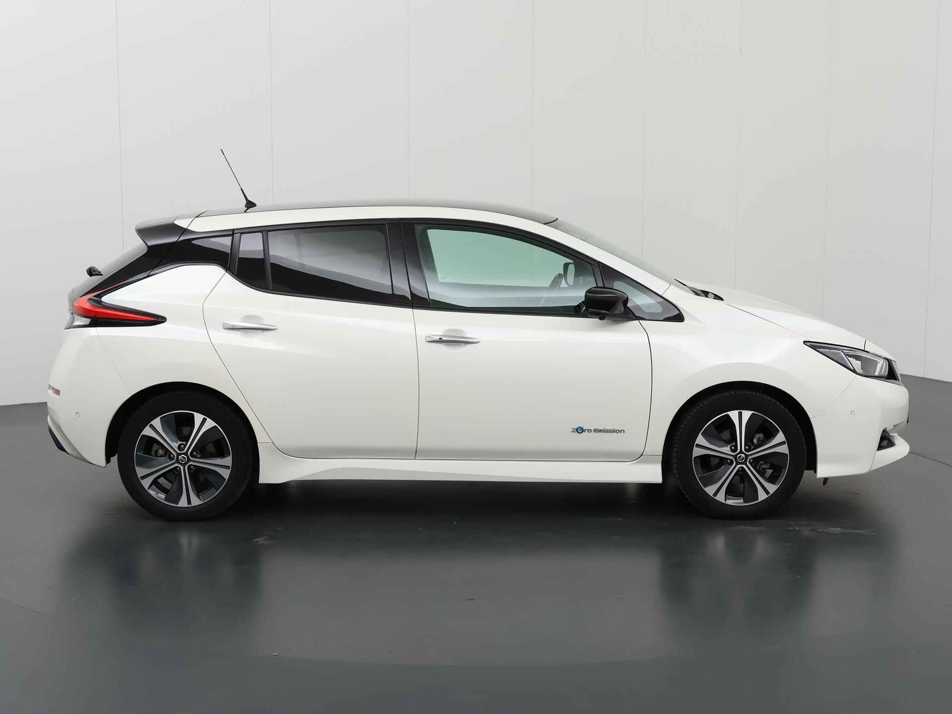 Nissan LEAF Tekna 40 kWh | Navigatie | Parkeercamera 360 ° | Climate control | Stoelverwarming | - 7/46