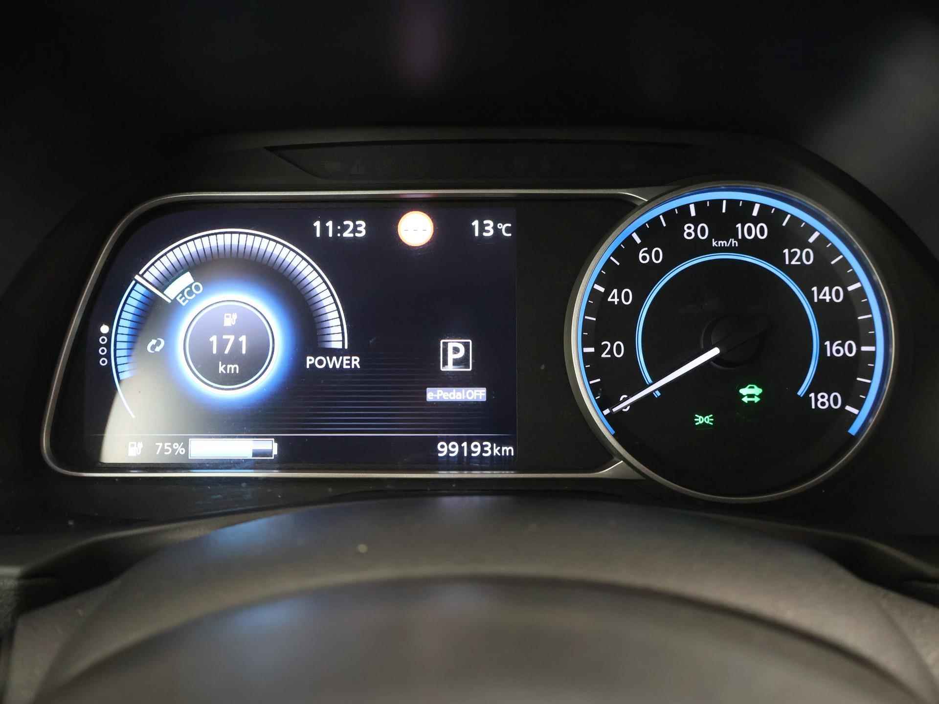Nissan LEAF Tekna 40 kWh | Navigatie | Parkeercamera 360 ° | Climate control | Stoelverwarming | - 13/46