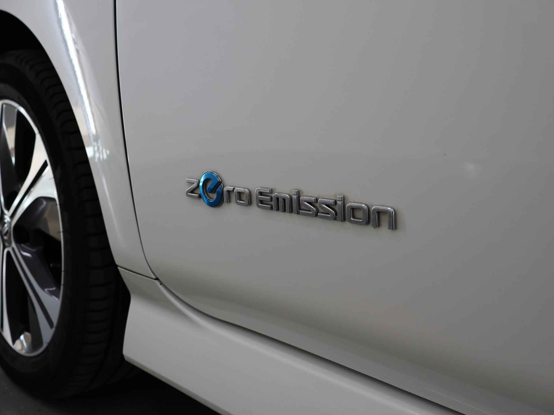 Nissan LEAF Tekna 40 kWh | Navigatie | Parkeercamera 360 ° | Climate control | Stoelverwarming | - 44/46