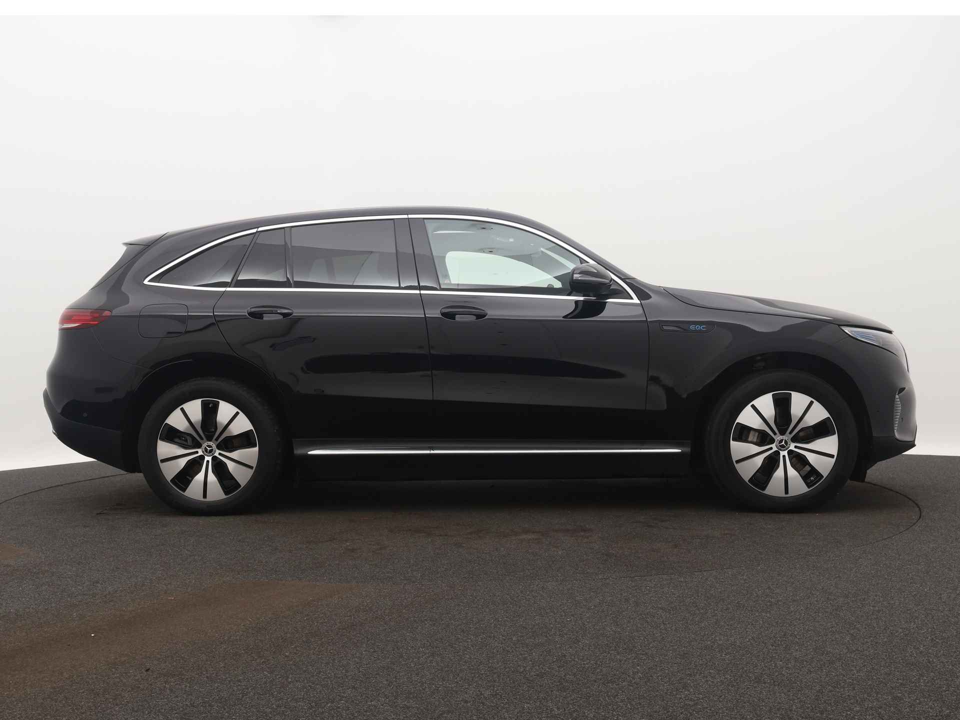 Mercedes-Benz EQC 400 4MATIC Premium 80 kWh | Schuif/kanteldak | Beige leder interieur | Alarm klasse 3 | Navigatie | Parking support met camera achter | Inclusief 24 maanden MB Certified garantie voor Europa - 16/46