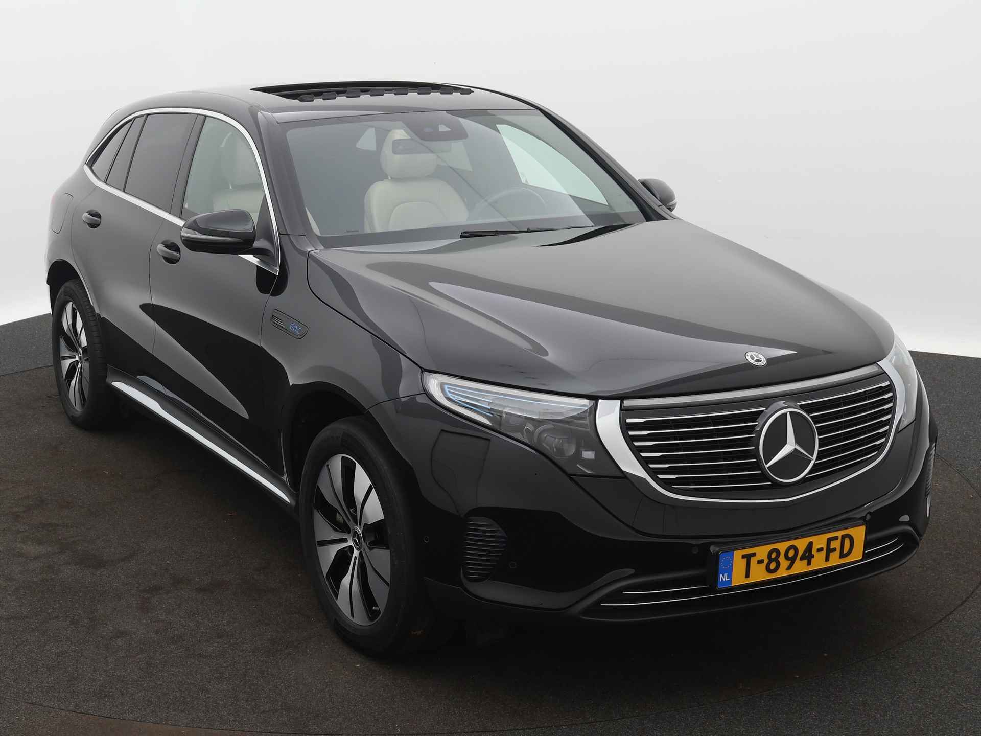 Mercedes-Benz EQC 400 4MATIC Premium 80 kWh | Schuif/kanteldak | Beige leder interieur | Alarm klasse 3 | Navigatie | Parking support met camera achter | Inclusief 24 maanden MB Certified garantie voor Europa - 28/46