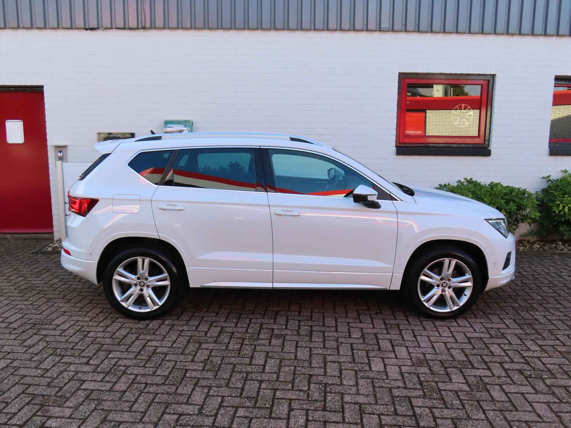 SEAT Ateca 1.5 EcoTSI 150pk FR Business Intense/ Parelmoer wit/ Trekhaak/ Keyless entry/ Apple Carplay/ Navi/ Stoelverwarming/ 1 Eigenaar/ Origineel NL/ NAP - 4/46