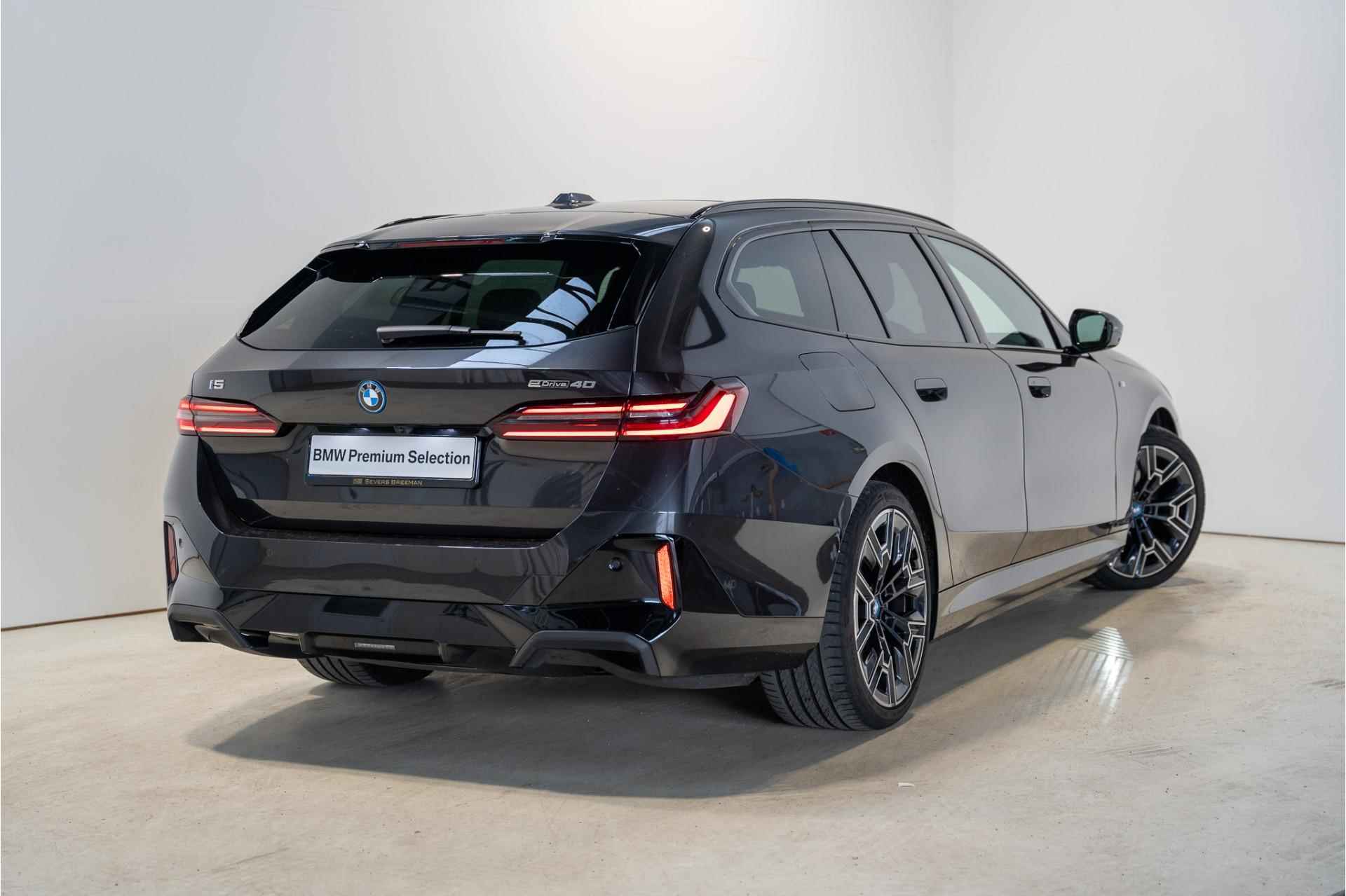 BMW i5 Touring eDrive40 M Sport Edition M Sportpakket Pro - 2/25