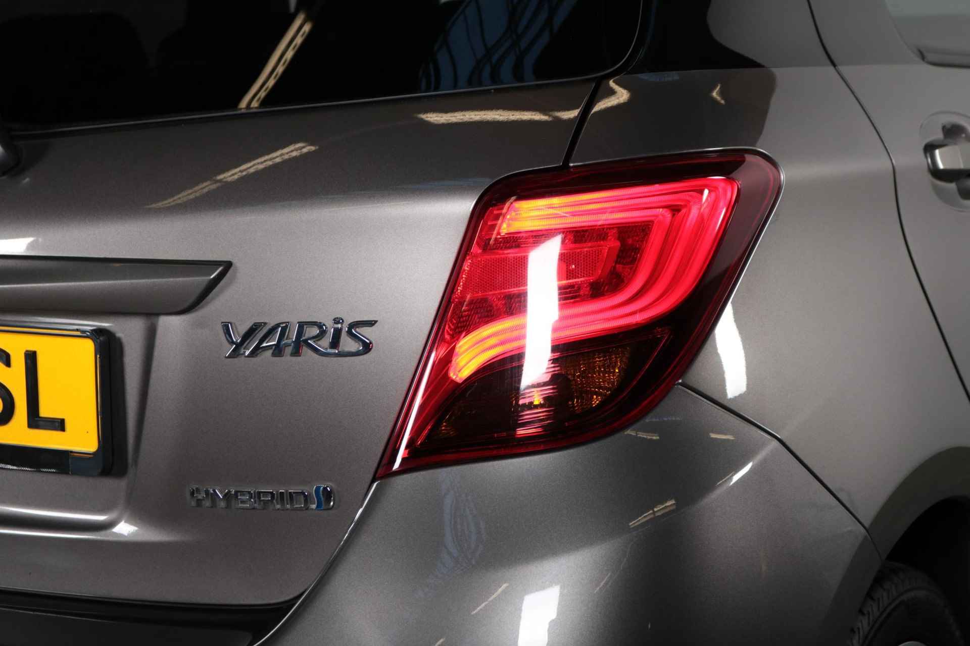 Toyota Yaris 1.5 Hybrid Dynamic, Leder , Panodak - 44/46