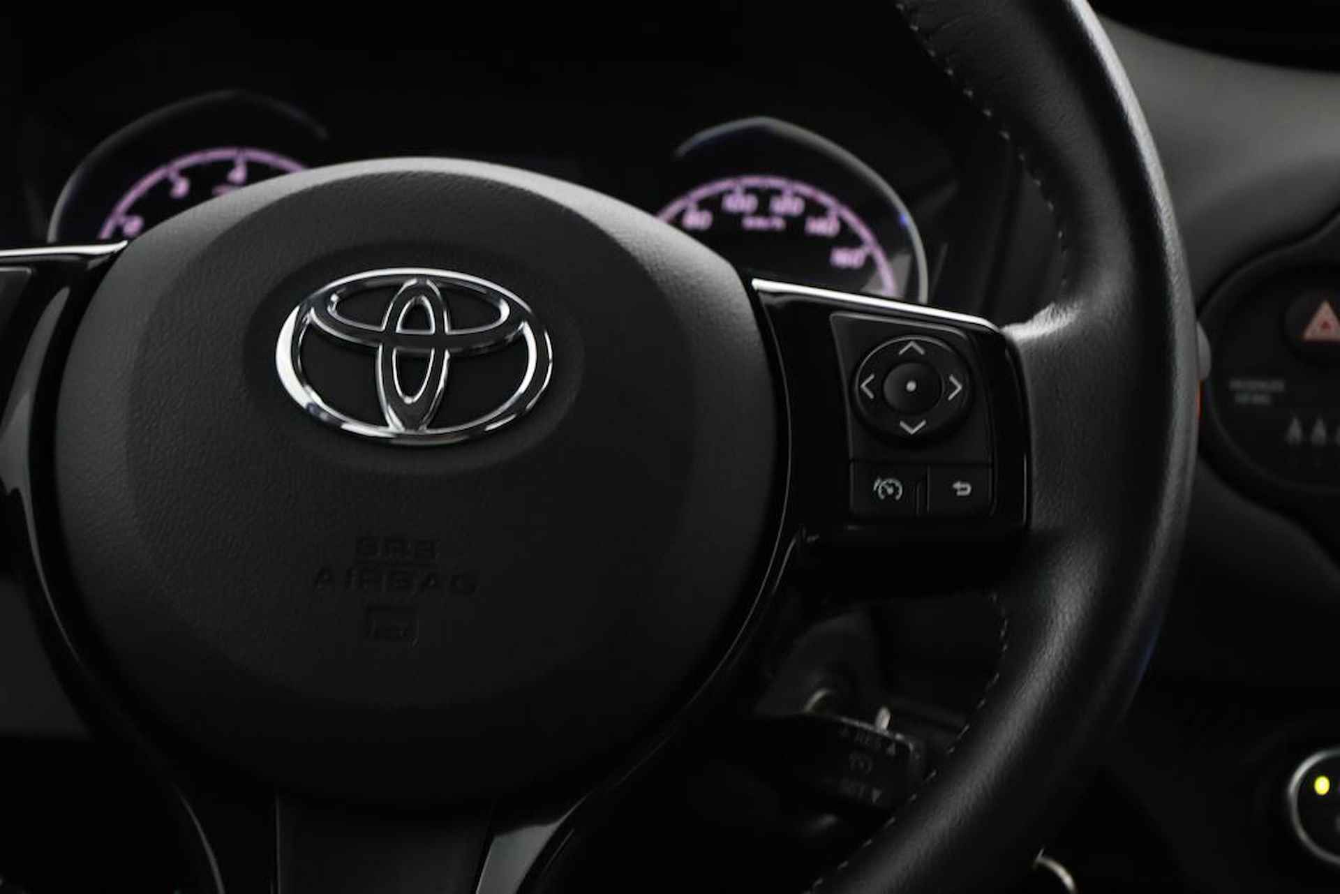 Toyota Yaris 1.0 VVT-i Aspiration | Achteruitrijcamera | Airco | - 21/46