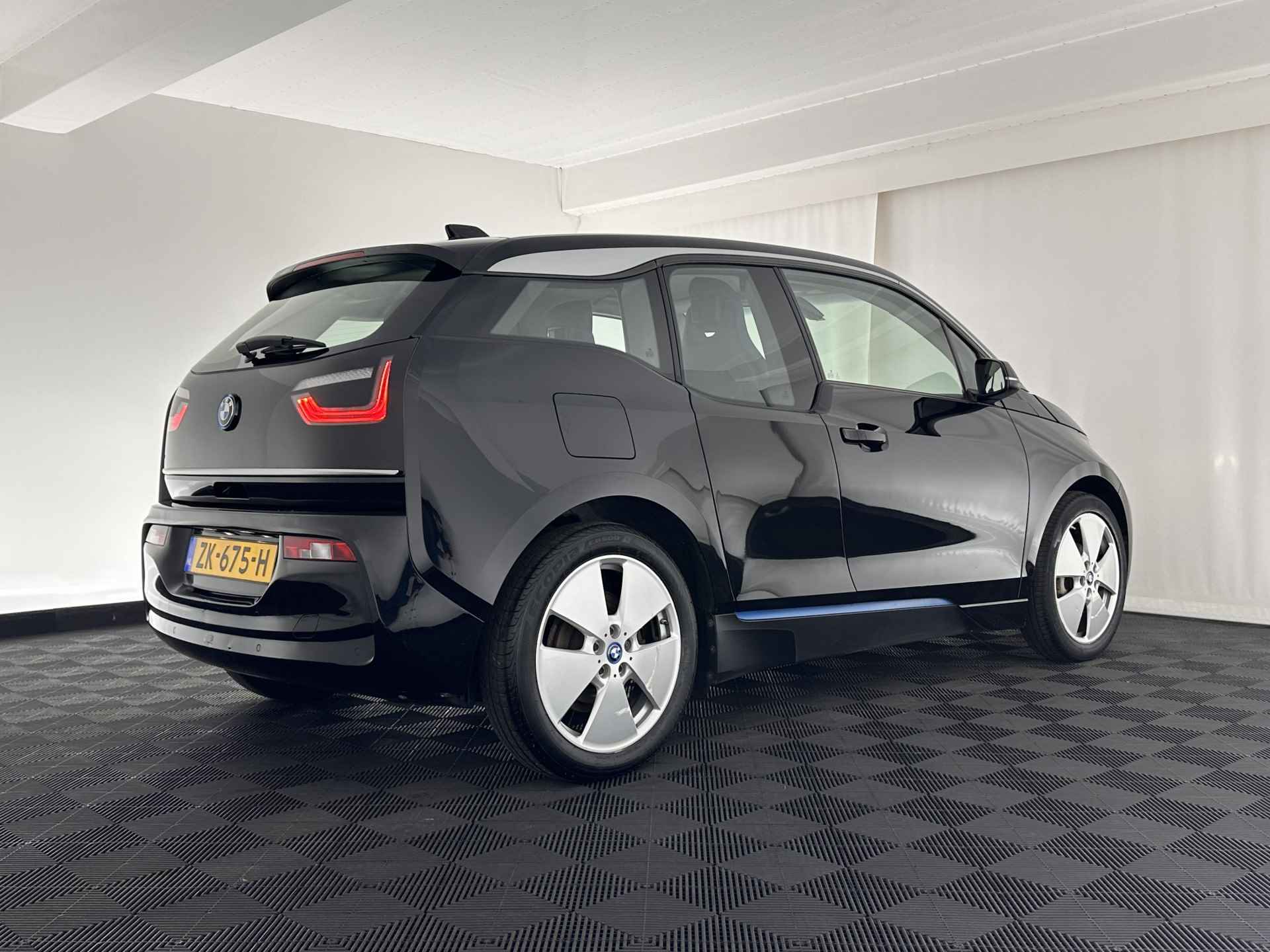 BMW i3 Basis 94Ah 33 kWh [ 3-Fase ] (INCL-BTW) *HEATPUMP | NAVI-FULLMAP | FULL-LED | DIGI-COCKPIT | COMFORT-SEATS | CCS-FASTLOADER | ECC | PDC | CRUISE | 19"ALU* - 6/33