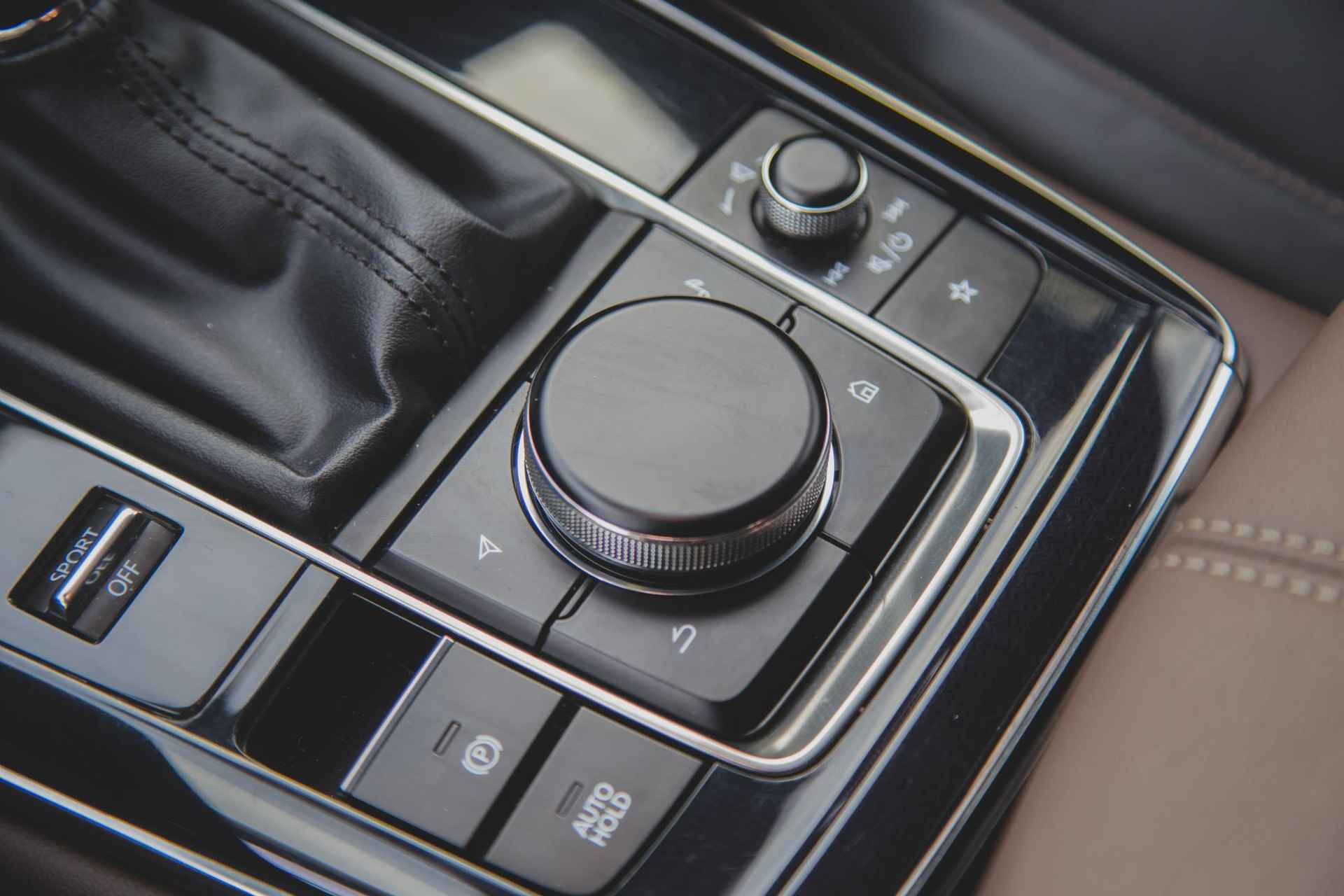 Mazda CX-30 2.0 e-SkyActiv-X M Hybrid Luxury 360 Camera | Leder | Bose | Full Option - 35/50