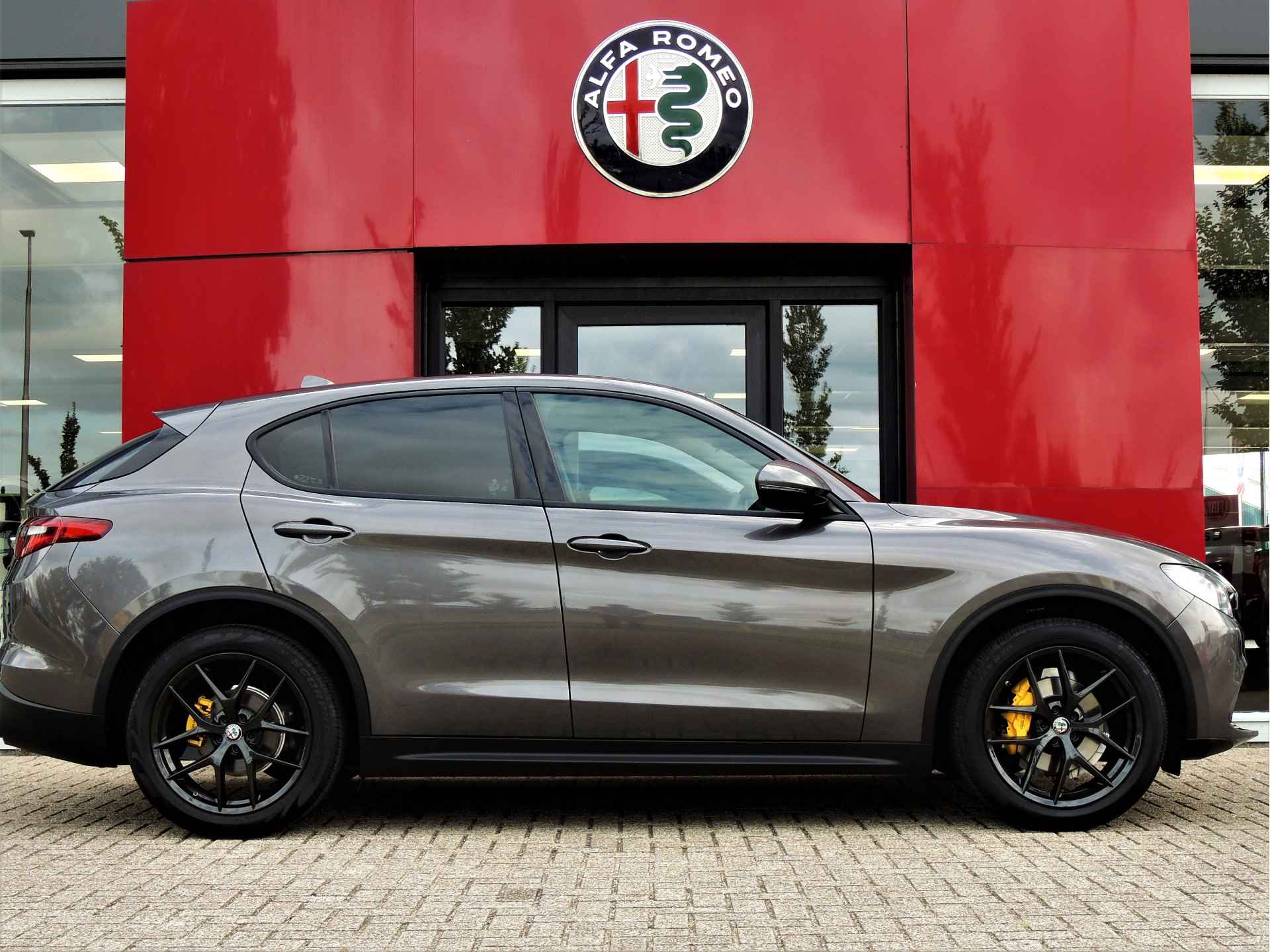 Alfa Romeo Stelvio 2.2d Super 230 PK | 20" velgen | Privacy Glass | Dark B-tech uitstraling | Trekhaak afneembaar 1600 KG Rijdende auto niet altijd aanwezig - 6/38