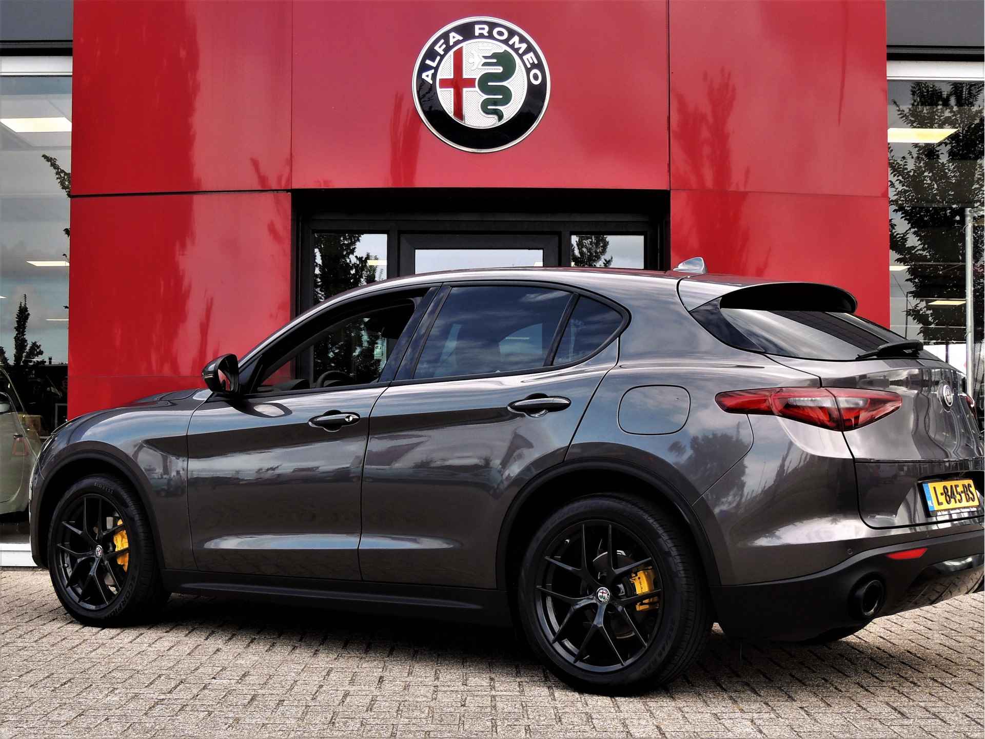 Alfa Romeo Stelvio 2.2d Super 230 PK | 20" velgen | Privacy Glass | Dark B-tech uitstraling | Trekhaak afneembaar 1600 KG Rijdende auto niet altijd aanwezig - 9/38