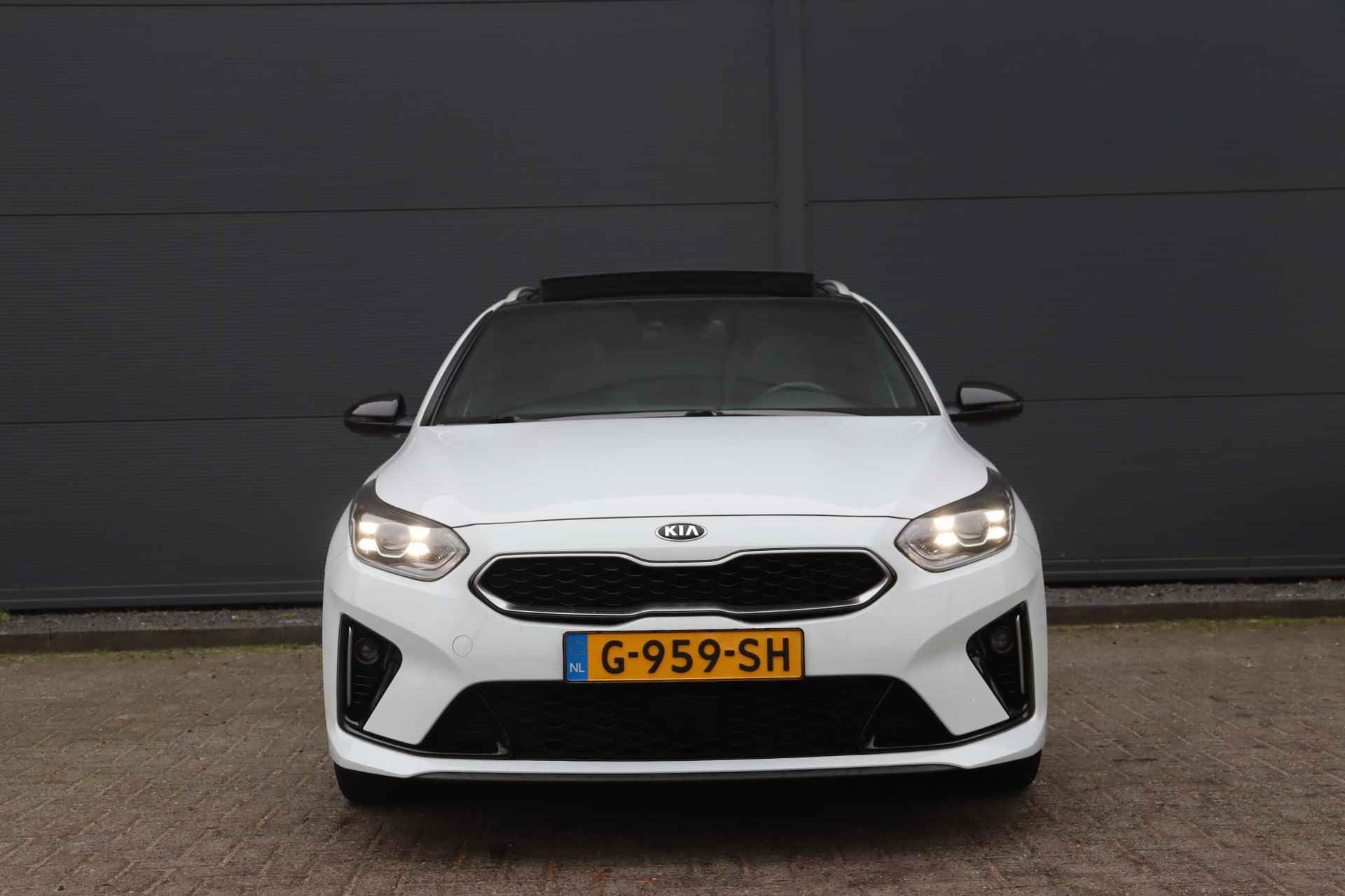 Kia Ceed Sportswagon 1.4 T-GDi GT-PlusLine / Panoramadak / Stuur-Stoelverwarming / Trekhaak - 2/36