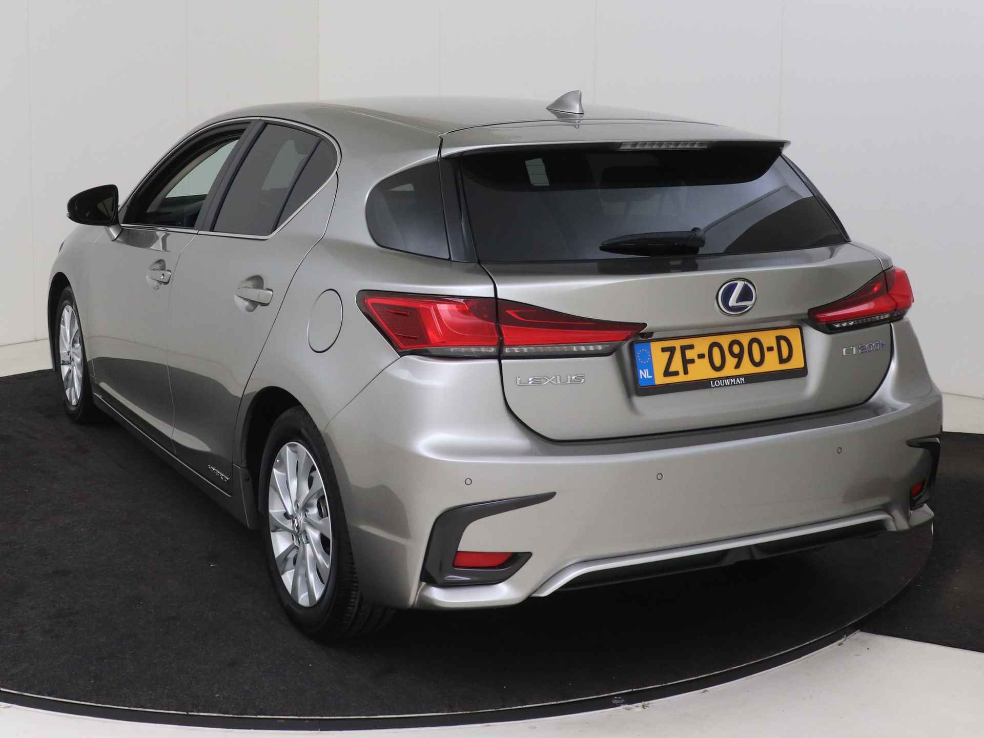 Lexus CT 200h Luxury Line | Safety System | Memory Seat | Stoelverwarming | Navigatie | Camera | LM velgen | Parkeersensoren | - 3/47