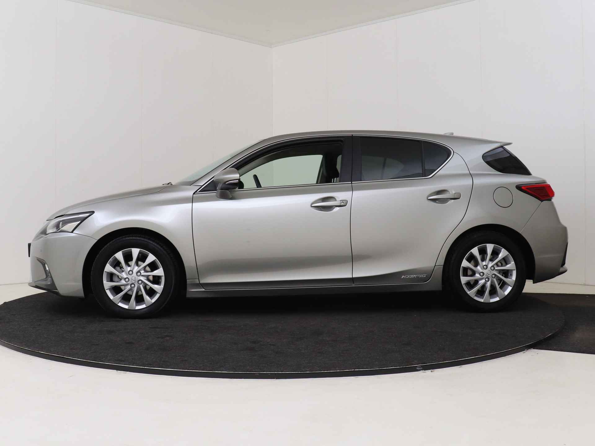 Lexus CT 200h Luxury Line | Safety System | Memory Seat | Stoelverwarming | Navigatie | Camera | LM velgen | Parkeersensoren | - 20/47