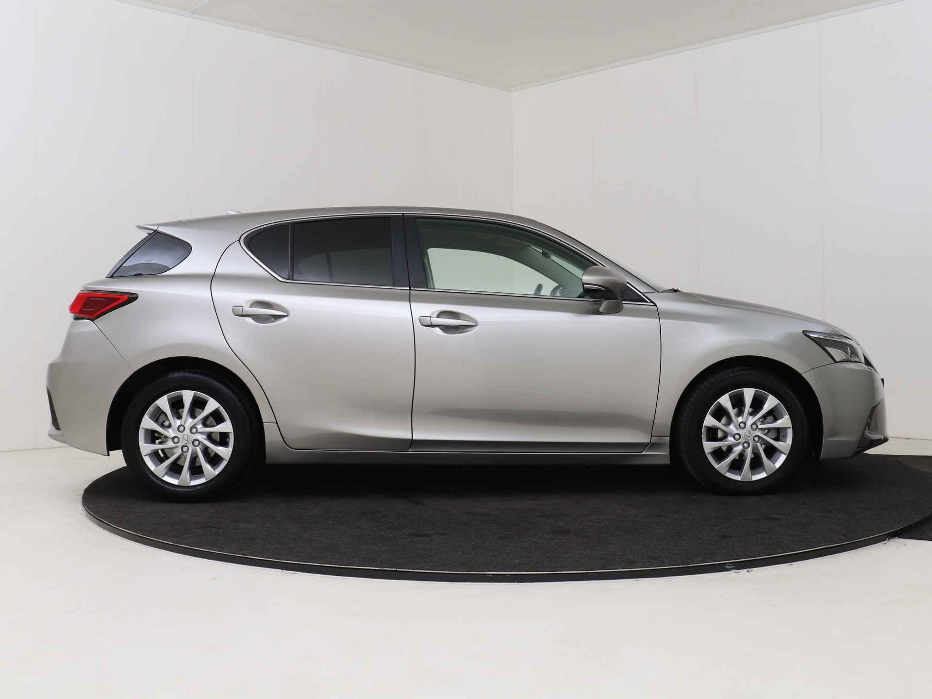 Lexus CT 200h Luxury Line | Safety System | Memory Seat | Stoelverwarming | Navigatie | Camera | LM velgen | Parkeersensoren | - 21/47