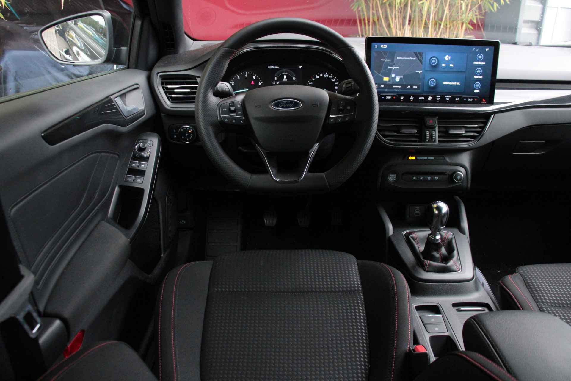 Ford Focus Wagon 1.0 EcoBoost Hybrid ST Line | Parkeersensoren V+A | Stuur- en stoelverwarming | Apple Carplay/Android Auto | Cruise Contro - 10/22