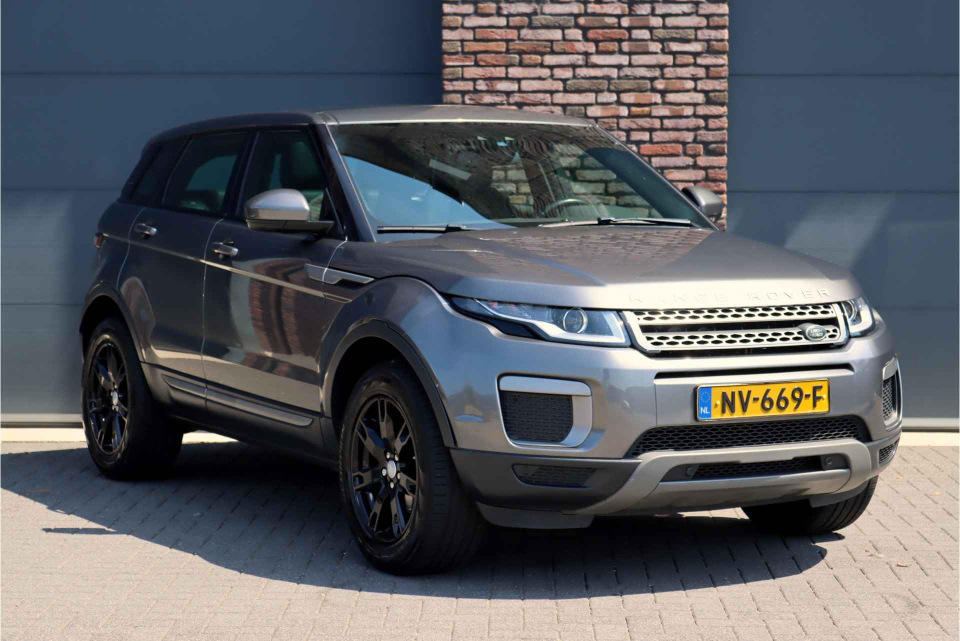 Land Rover Range Rover Evoque 2.0 eD4 Urban Series Pure | Panoramadak | Rijstrookwaarschuwing | Camera | Park Distance Control | Cruise Control | Navigatiesysteem | - 4/32