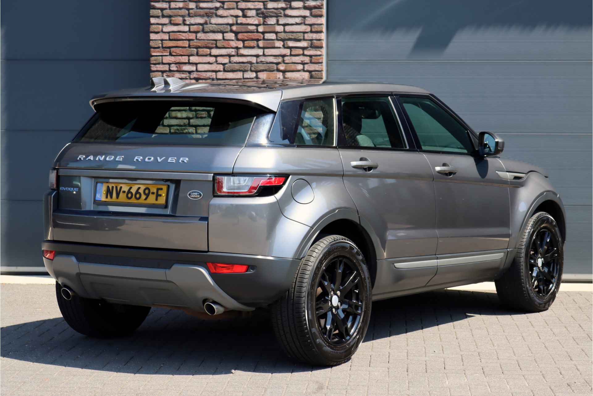 Land Rover Range Rover Evoque 2.0 eD4 Urban Series Pure | Panoramadak | Rijstrookwaarschuwing | Camera | Park Distance Control | Cruise Control | Navigatiesysteem | - 8/32