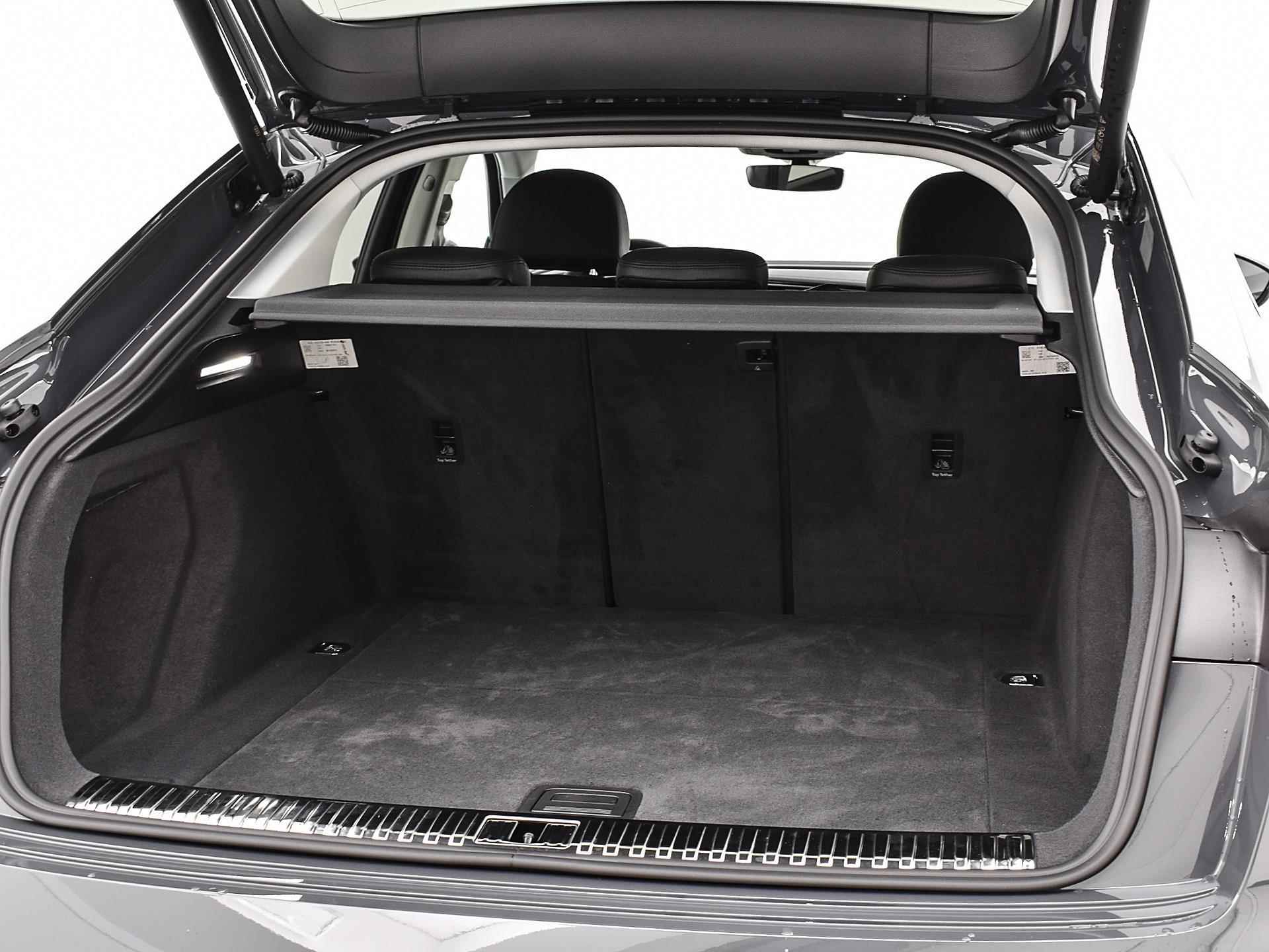 Audi Q8 Sportback e-tron 50 quattro Edition 340pk · Maas-De Koning Black-edition · Achteruitrijcamera · Leder bekleding · Privacy glas· - 16/38