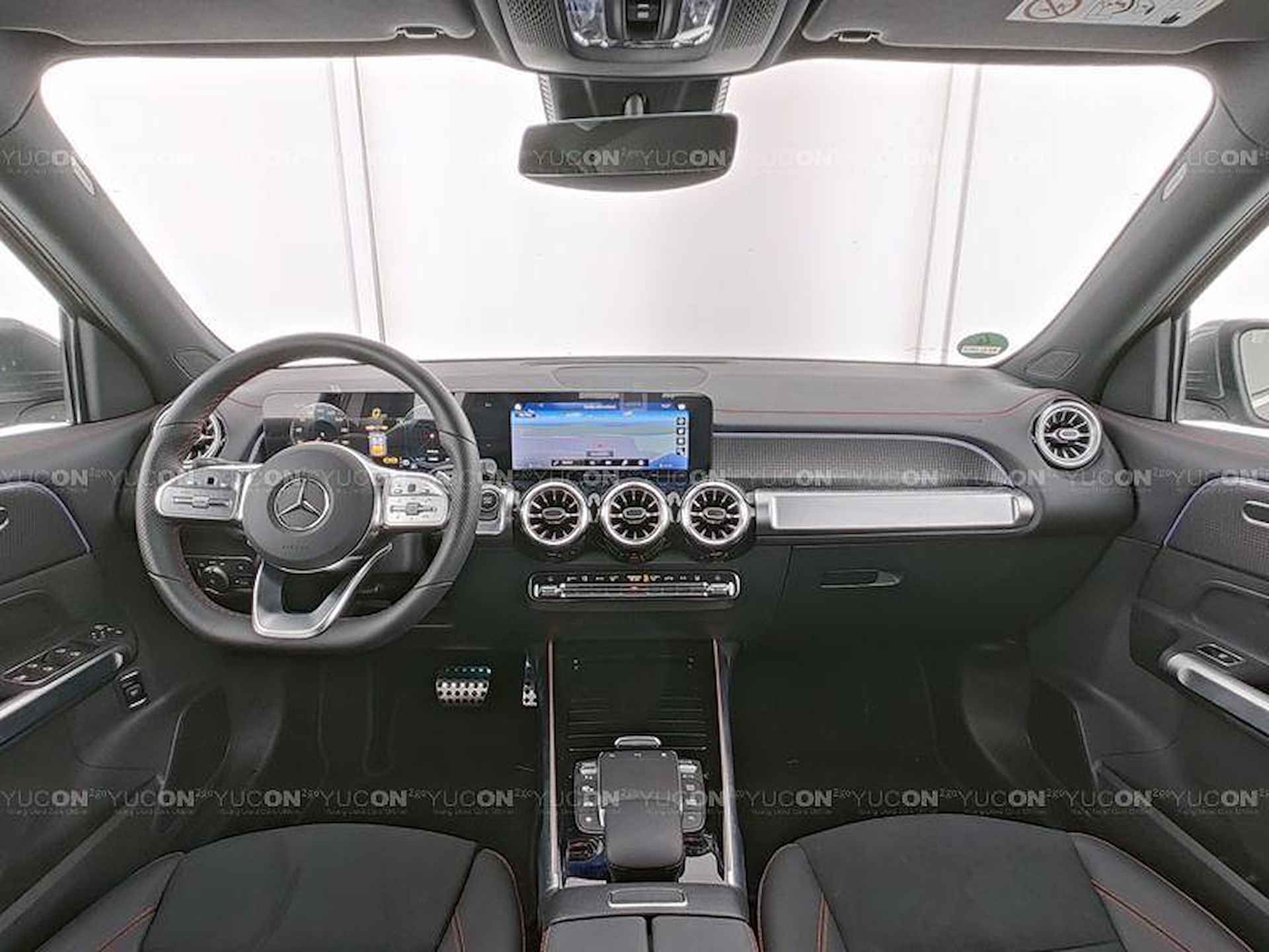 Mercedes-Benz EQB EQB 250+ AMG Line | Premium Pakket | Panoramadak | LED | Advanced Sound System | Sfeerverlichting | Keyless-Go | Parktronic | Camera | Zitcomfortpakket - 3/5