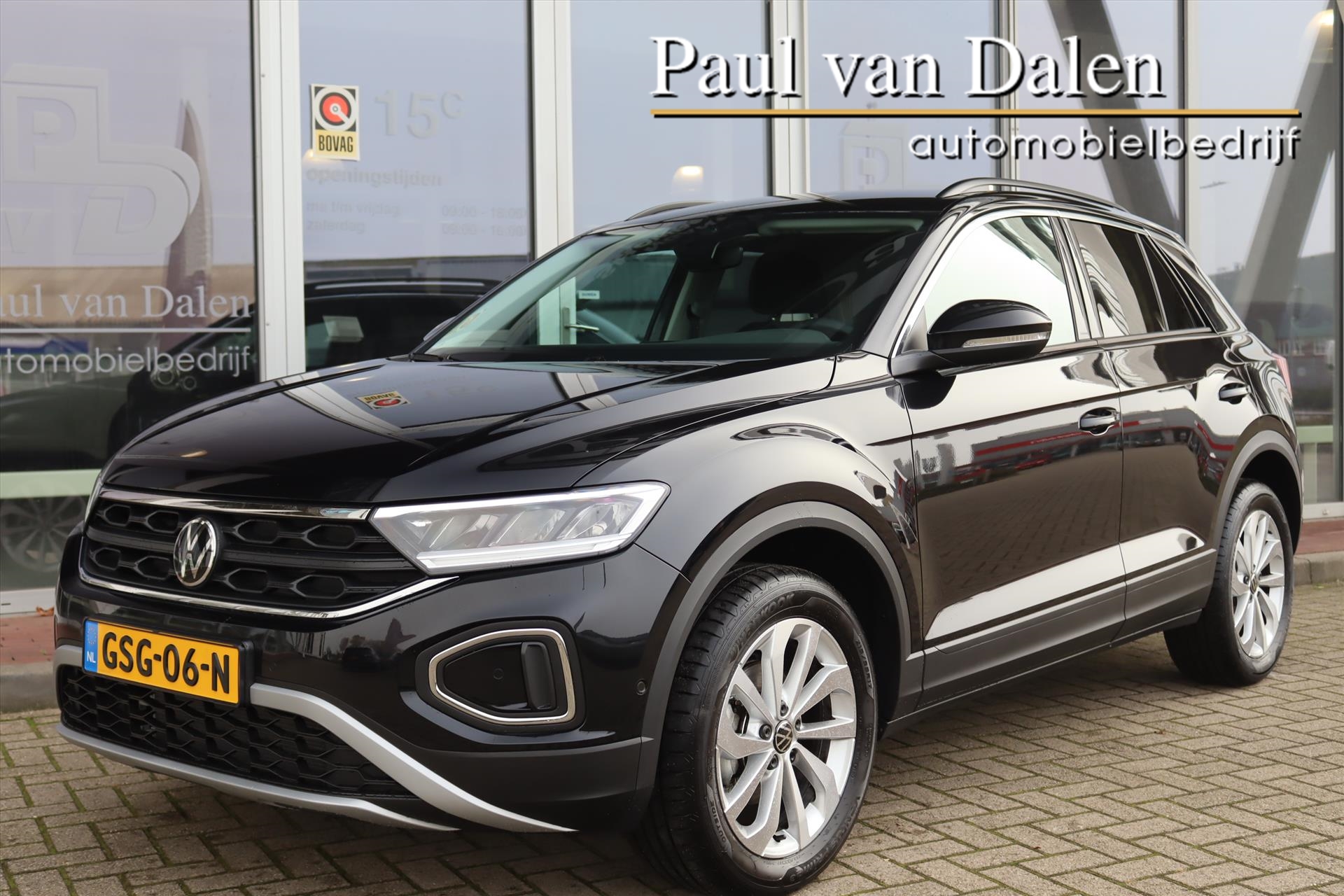 Volkswagen T-Roc 1.5TSI 150PK AUTOMAAT LIFE E.D Navi Carplay | Adapt.Cruise | Camera | Keyless | Digitaal Cockpit | Stoelverw. | Led | Clima | 17 Inch Lm |