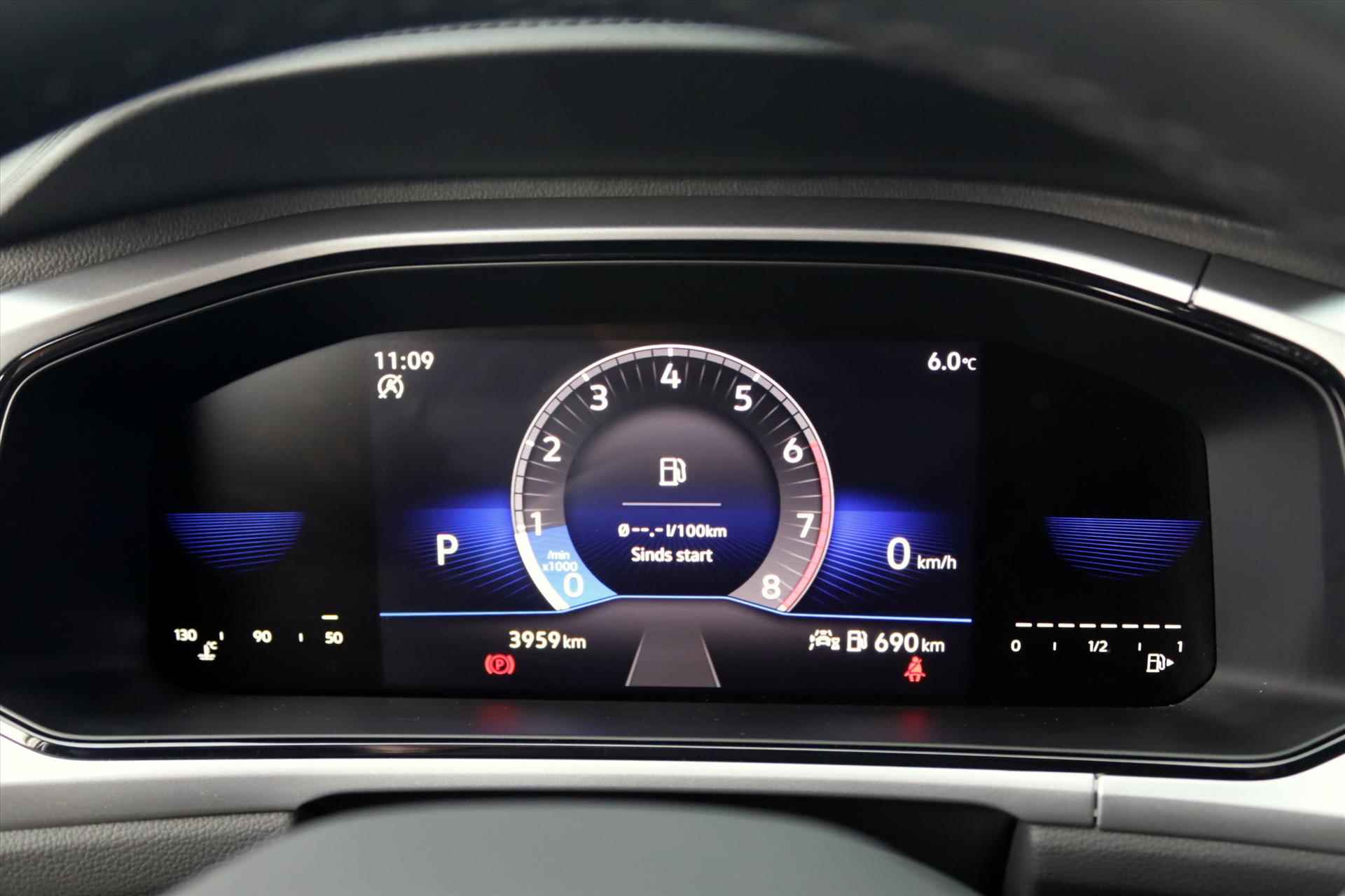 Volkswagen T-Roc 1.5TSI 150PK AUTOMAAT LIFE E.D Navi Carplay | Adapt.Cruise | Camera | Keyless | Digitaal Cockpit | Stoelverw. | Led | Clima | 17 Inch Lm | - 30/53