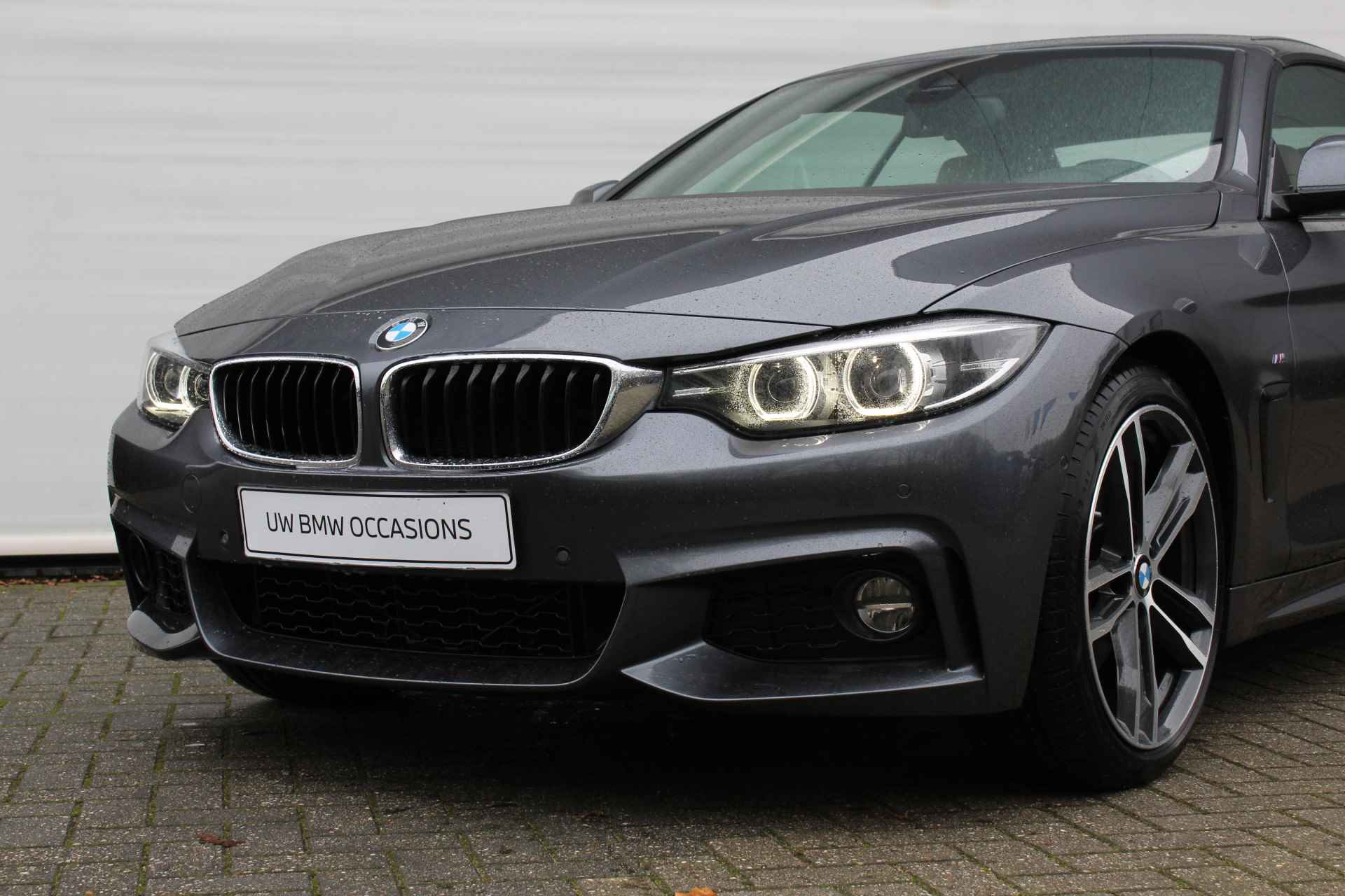 BMW 4 Serie Cabrio 420i High Executive M Sport Automaat / Air Collar / Achteruitrijcamera / Sportstoelen / Apple CarPlay / Park Assistant / Stoelverwarming - 29/34