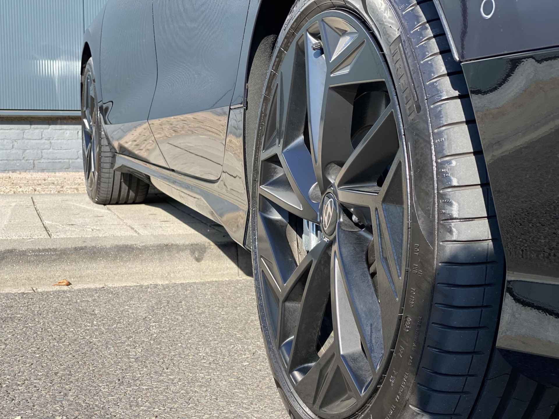 Hyundai IONIQ 6 First Edition AWD 77 kWh | €18885 KORTING | 20 INCH | Panorama schuifkanteldak | Warmtepomp | - 17/46