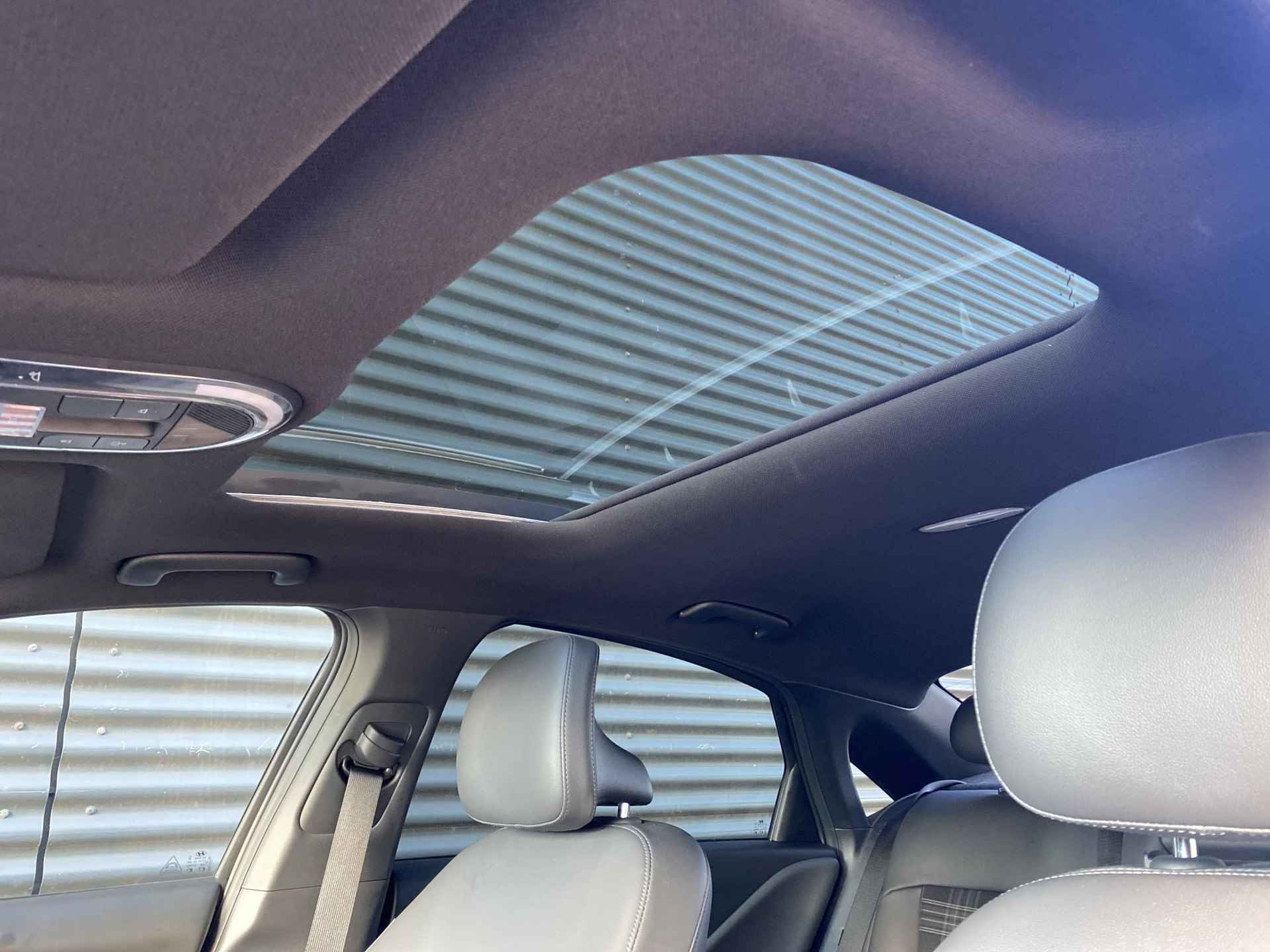 Hyundai IONIQ 6 First Edition AWD 77 kWh | €18885 KORTING | 20 INCH | Panorama schuifkanteldak | Warmtepomp | - 37/46