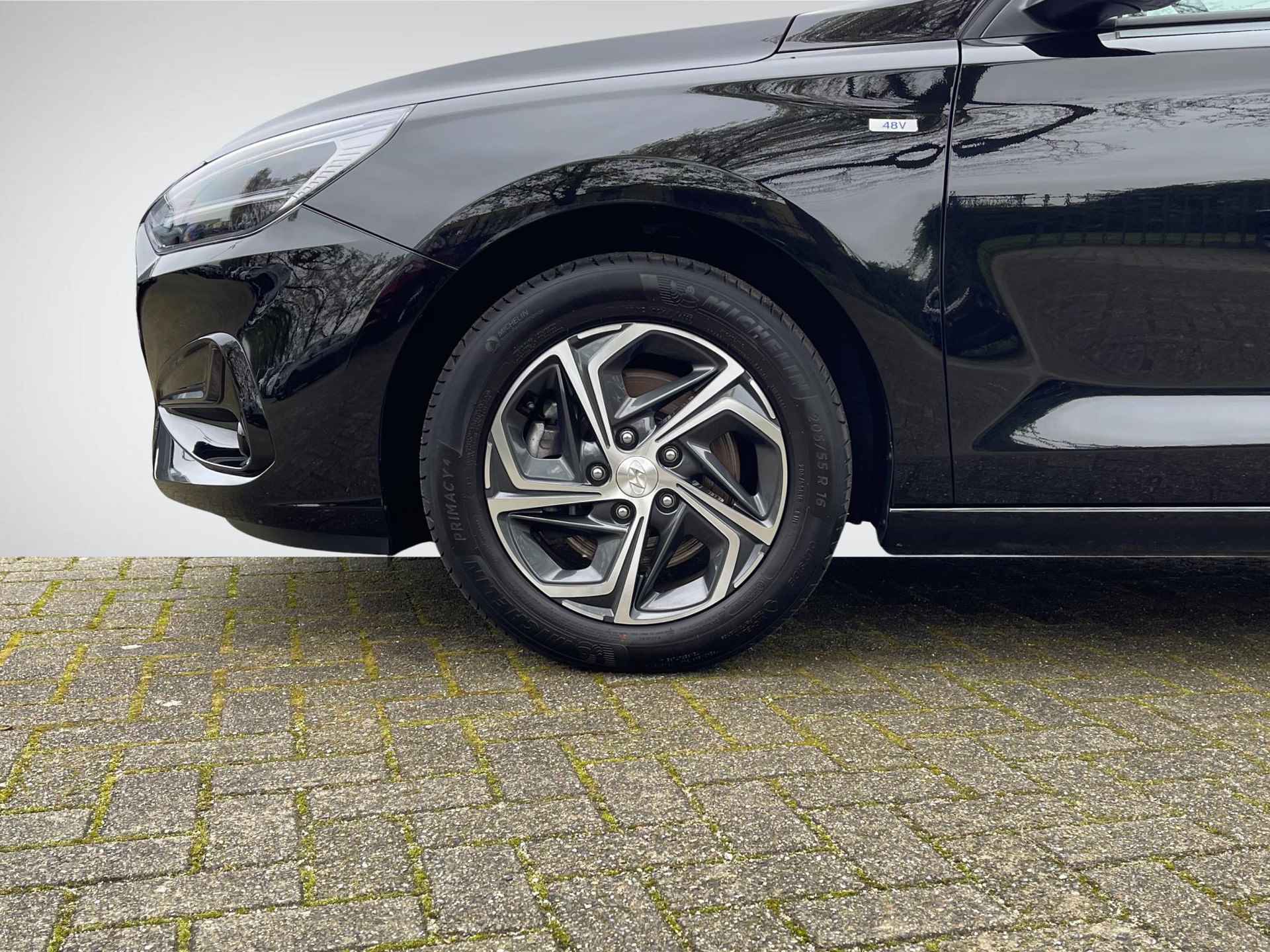 Hyundai i30 Wagon 1.0 T-GDi MHEV Comfort Smart | Navigatie | Camera | Apple Carplay/Android Auto | Keyless Entry | LED Koplampen | Cruise & Climate Control | Rijklaarprijs! - 8/26