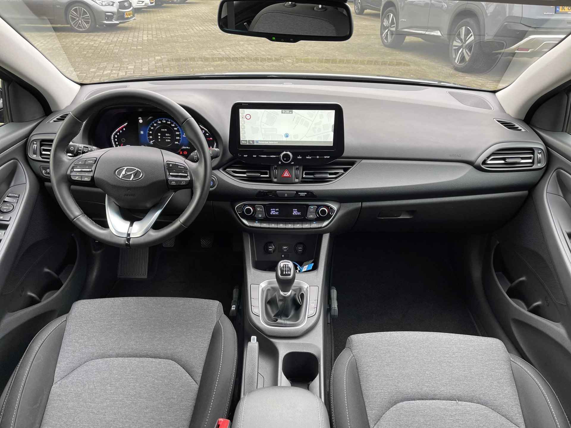 Hyundai i30 Wagon 1.0 T-GDi MHEV Comfort Smart | Navigatie | Camera | Apple Carplay/Android Auto | Keyless Entry | LED Koplampen | Cruise & Climate Control | Rijklaarprijs! - 13/26