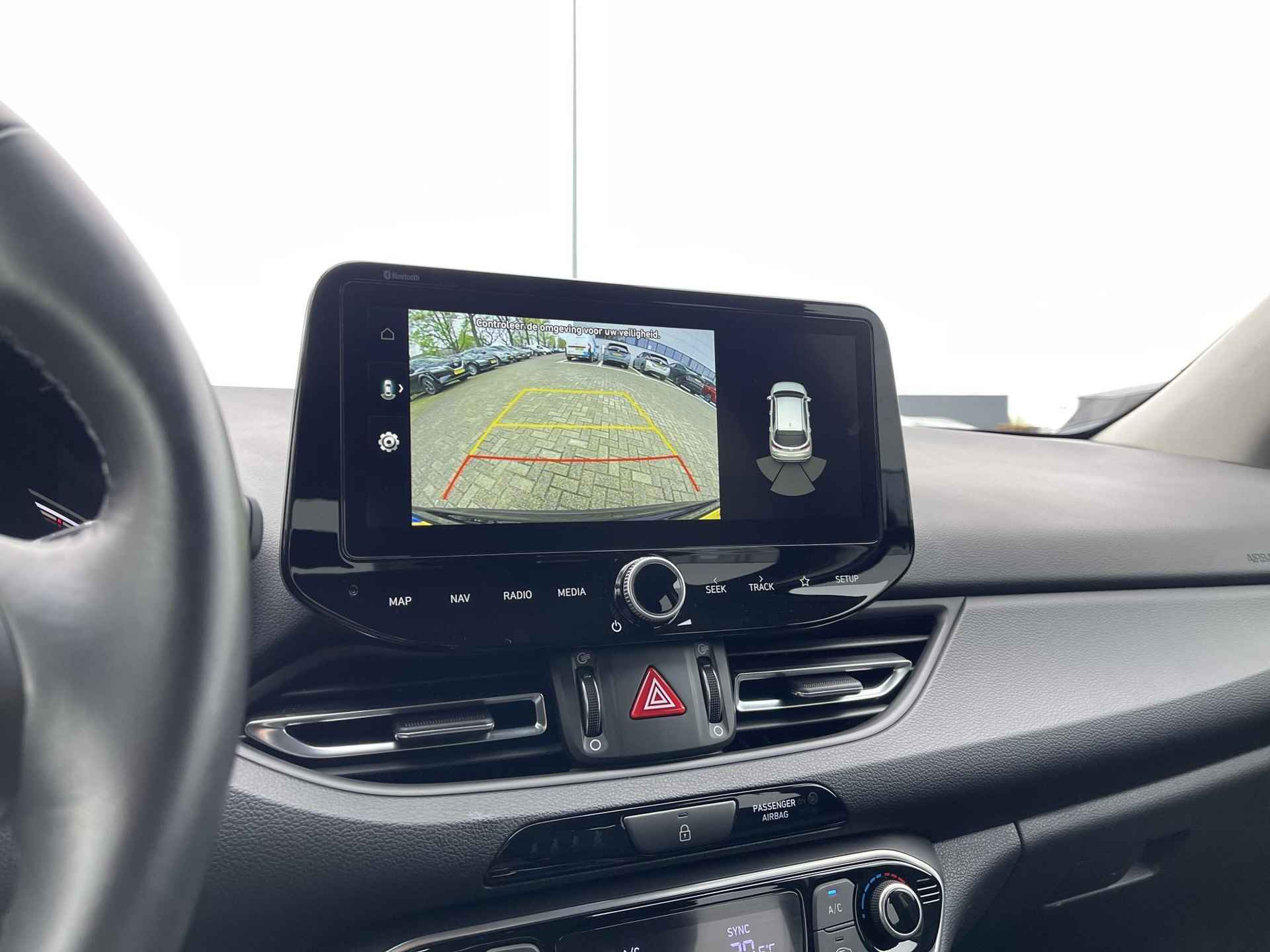 Hyundai i30 Wagon 1.0 T-GDi MHEV Comfort Smart | Navigatie | Camera | Apple Carplay/Android Auto | Keyless Entry | LED Koplampen | Cruise & Climate Control | Rijklaarprijs! - 18/26