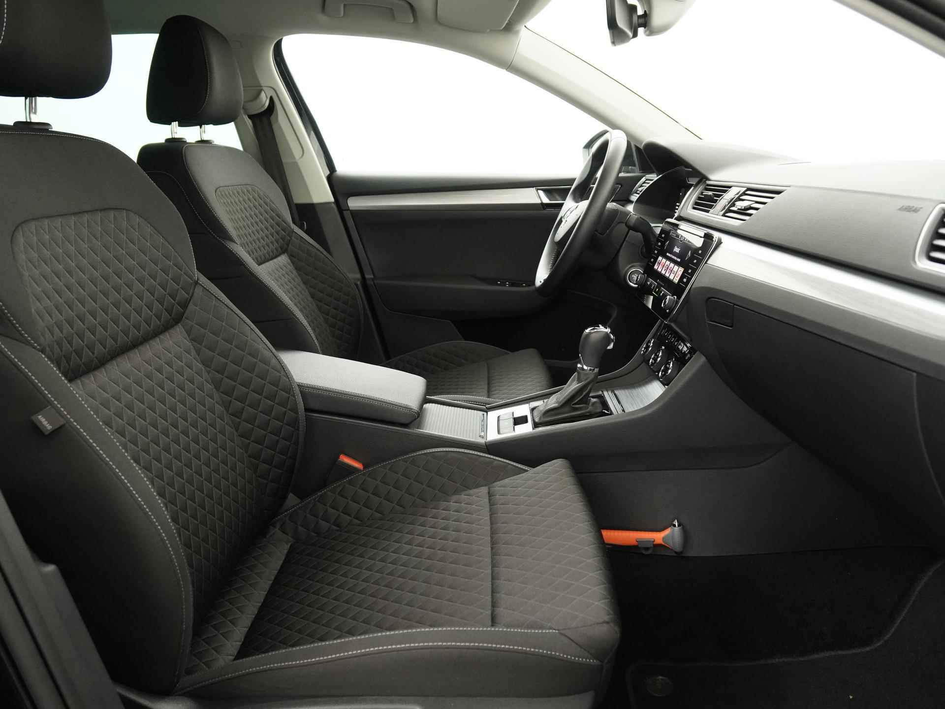 Škoda Superb Combi 1.5 TSI ACT Business Edition | Mem stoel | Trekhaak | Carplay | Adapt cruise |  Zondag Open! - 3/36