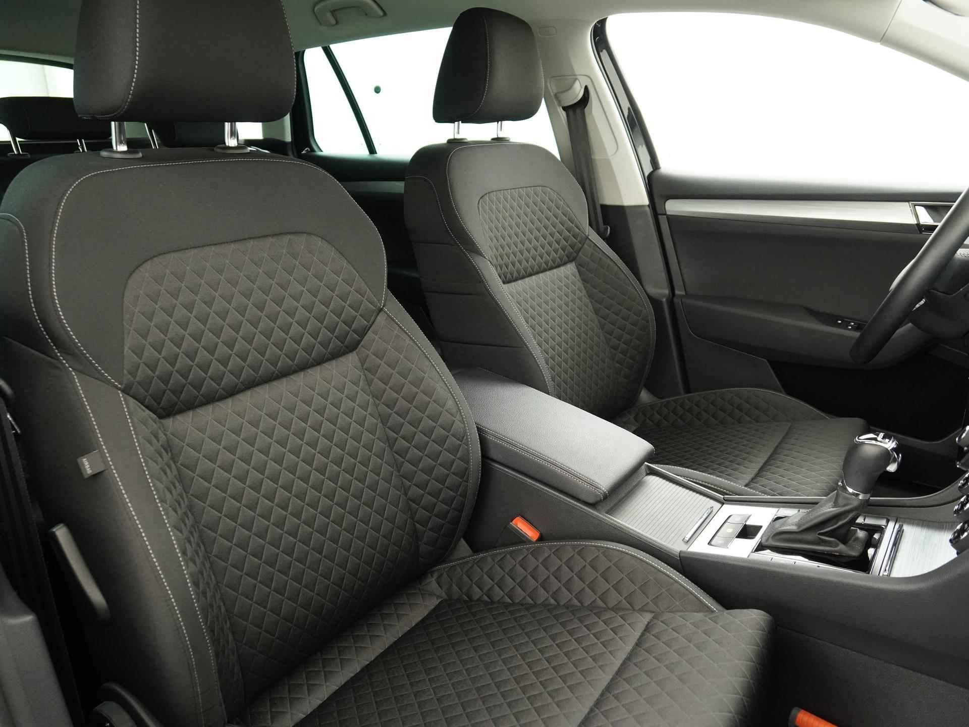 Škoda Superb Combi 1.5 TSI ACT Business Edition | Mem stoel | Trekhaak | Carplay | Adapt cruise |  Zondag Open! - 23/36