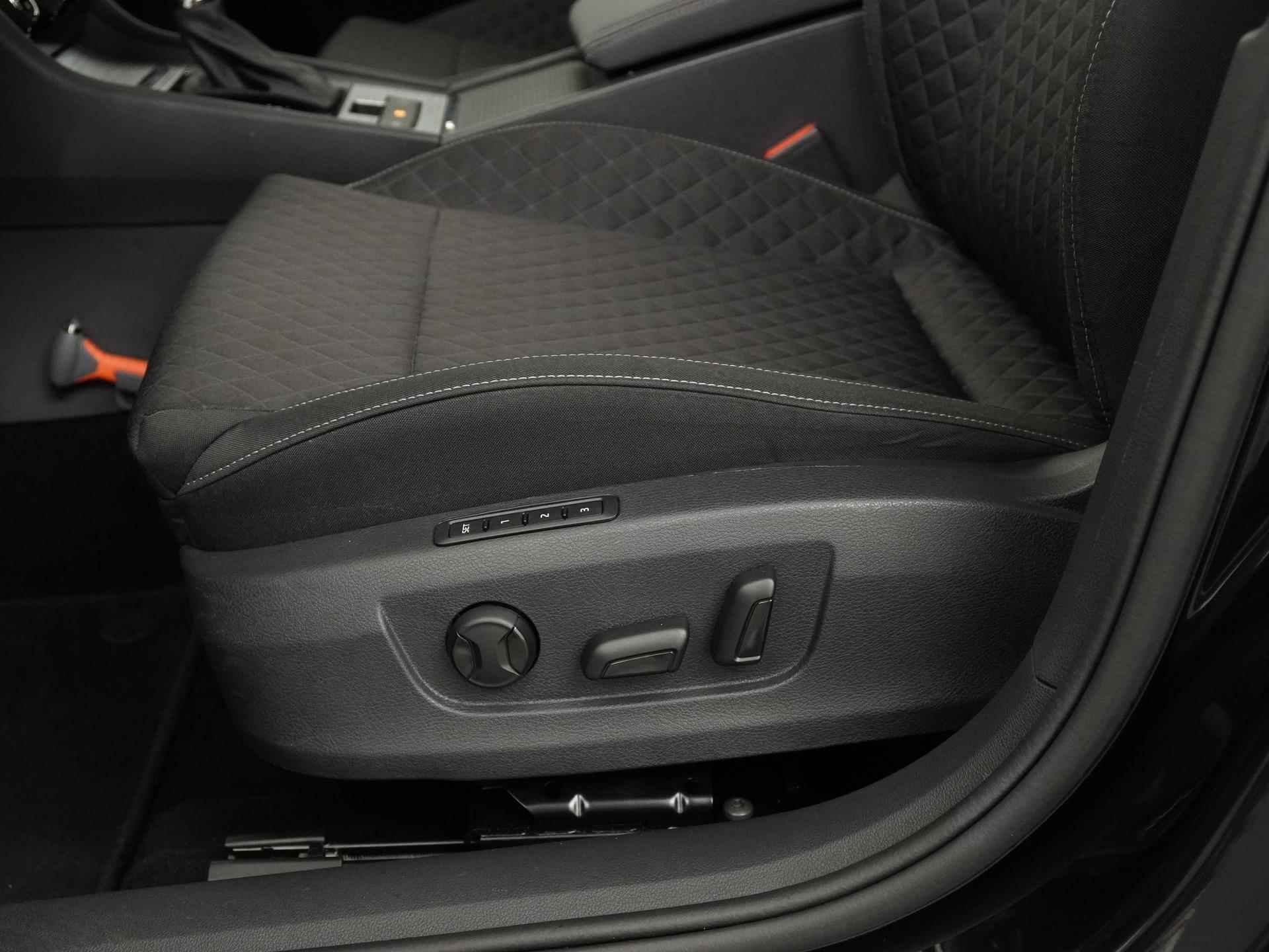 Škoda Superb Combi 1.5 TSI ACT Business Edition | Mem stoel | Trekhaak | Carplay | Adapt cruise |  Zondag Open! - 24/36