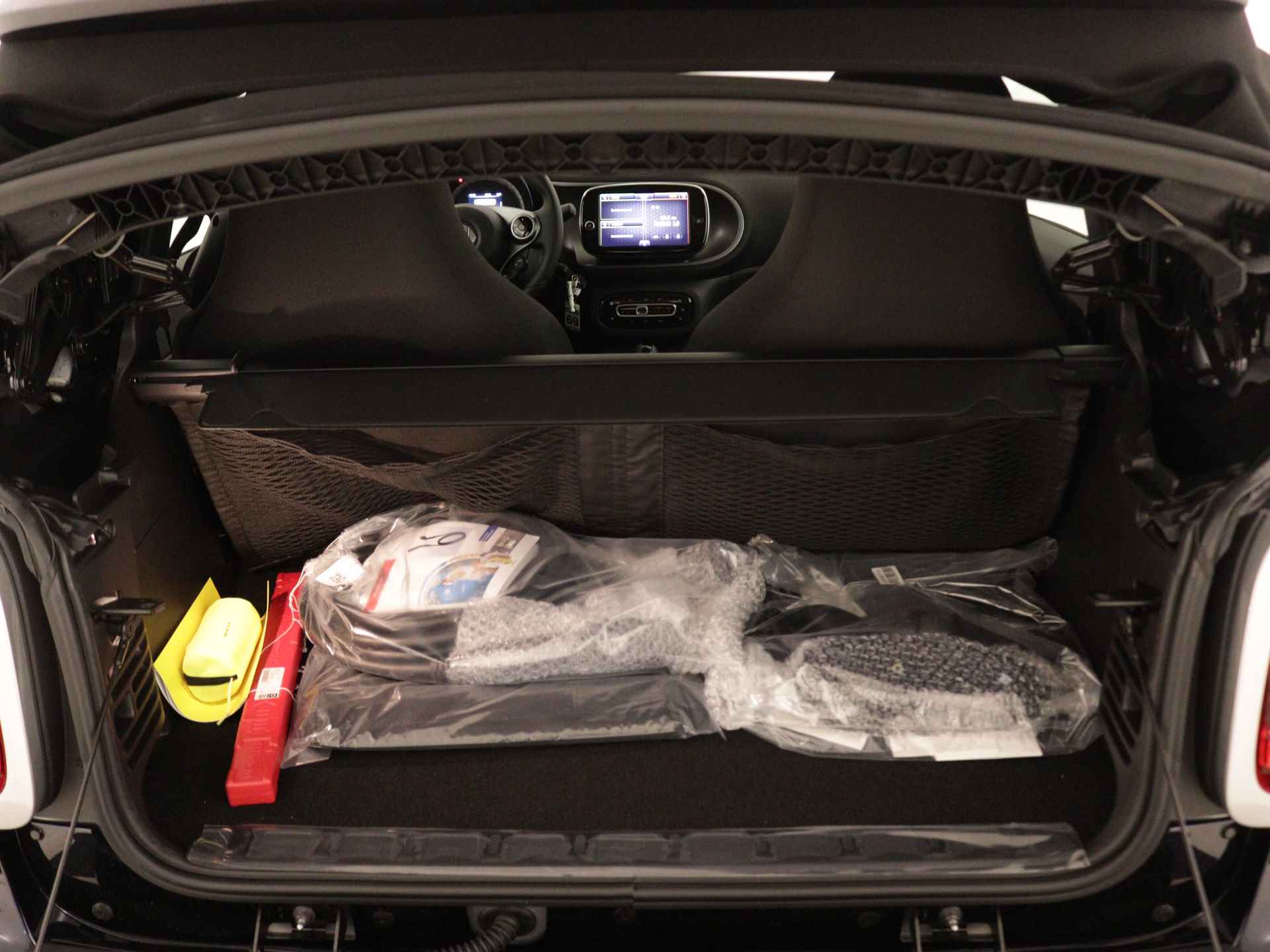 Smart Fortwo cabrio EQ Comfort | Smartphone integratie | Plus package | Winterpakket | Cruise control | - 31/35