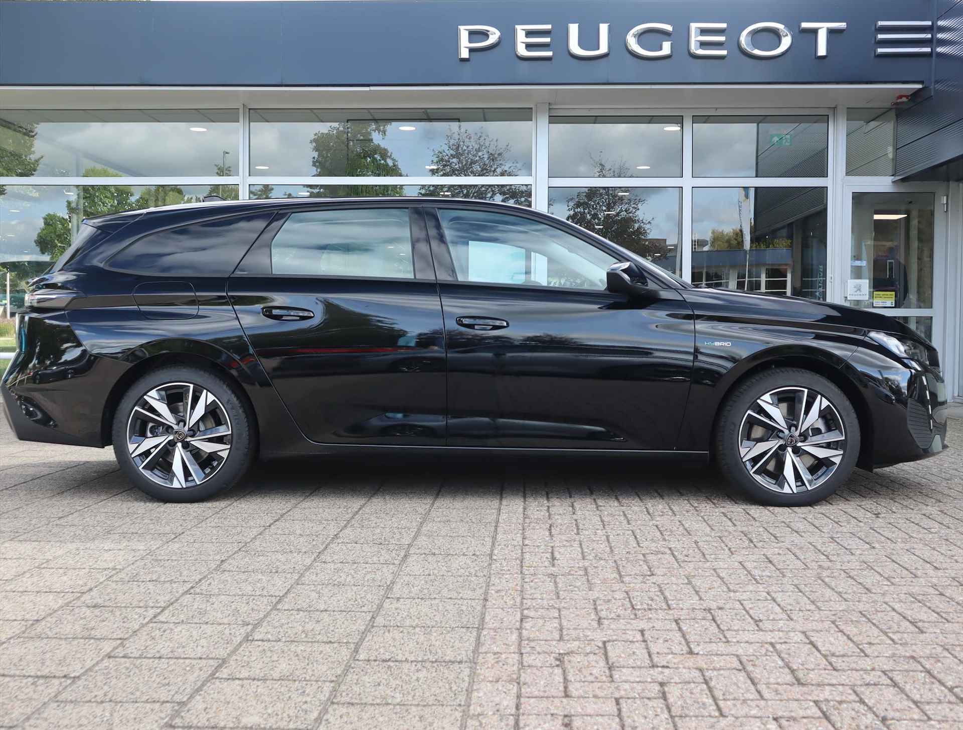 PEUGEOT 308  Active Pack Business HYbrid 180pk e-EAT8 Automaat, Rijklaarprijs, Navigatie 7,4 kW Lader LED verlichting - 4/59