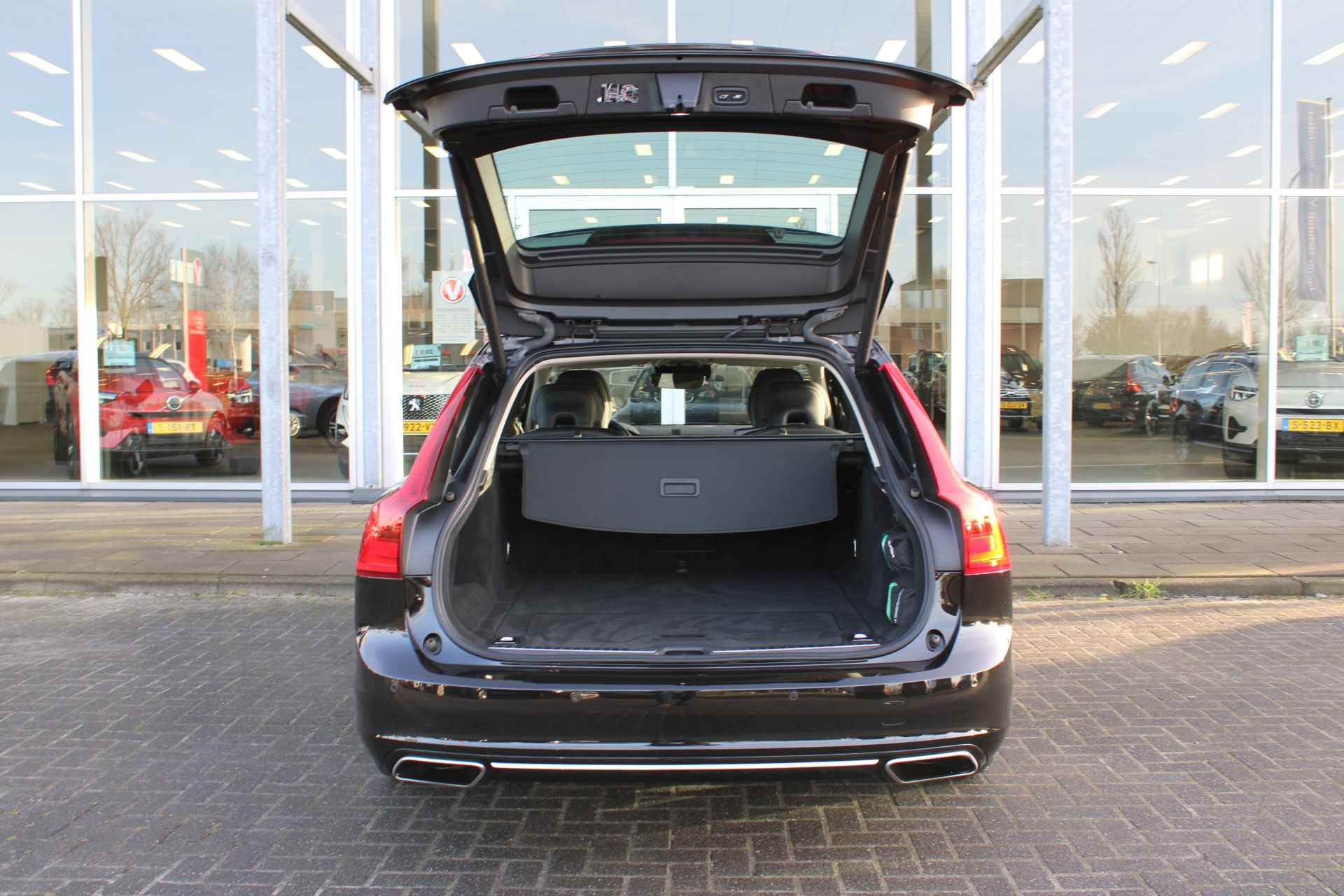 Volvo V90 T4 Automaat Business Luxury+ | Massagestoelen | Head-Up | Schuif/kantel dak | Dodehoekdetectie - 6/72