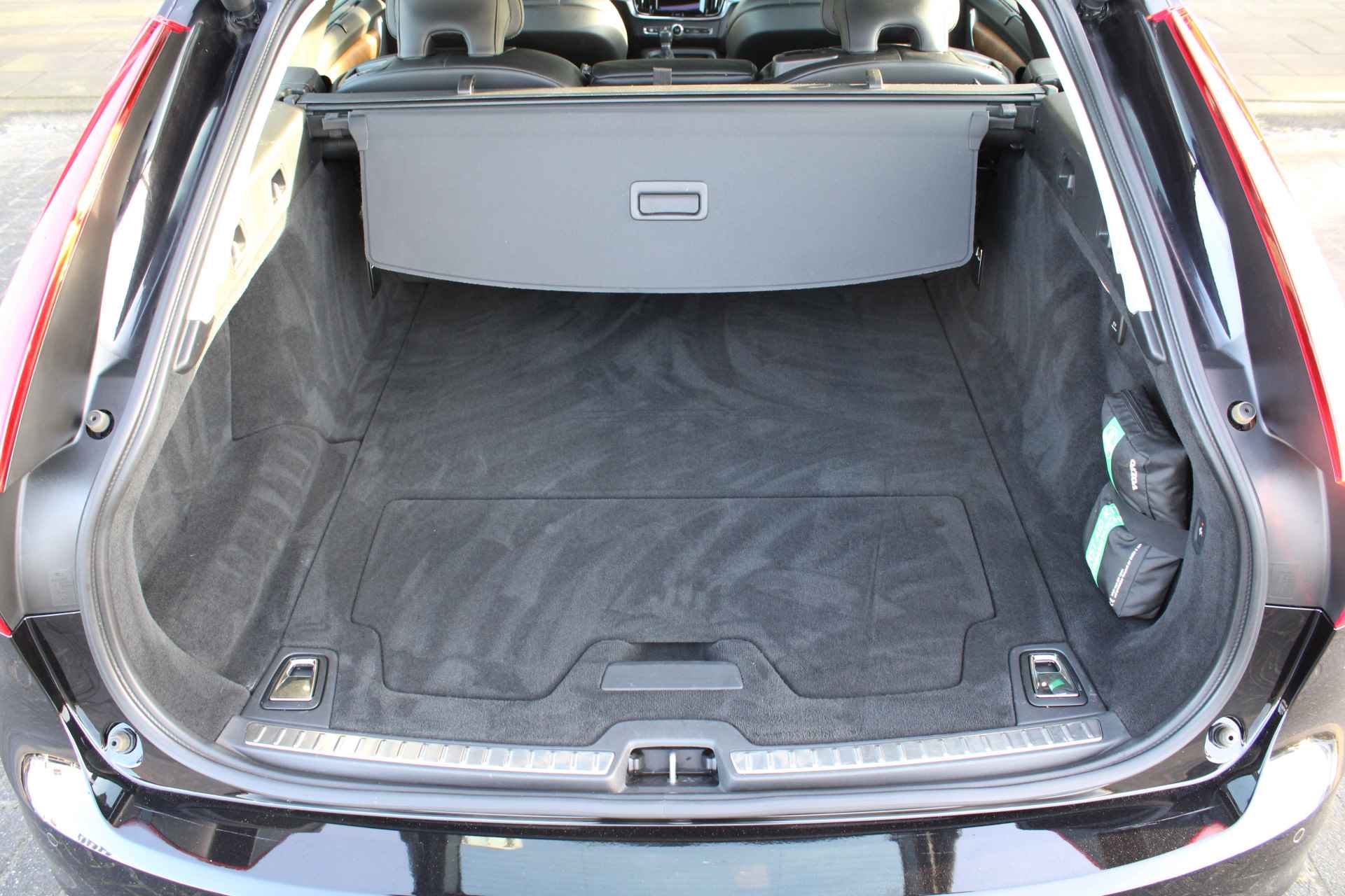 Volvo V90 T4 Automaat Business Luxury+ | Massagestoelen | Head-Up | Schuif/kantel dak | Dodehoekdetectie - 7/72