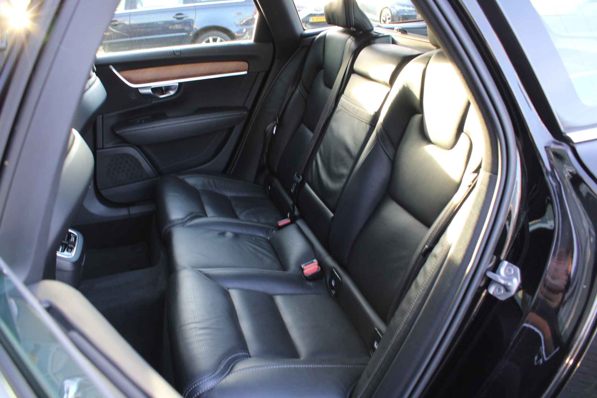 Volvo V90 T4 Automaat Business Luxury+ | Massagestoelen | Head-Up | Schuif/kantel dak | Dodehoekdetectie - 19/72