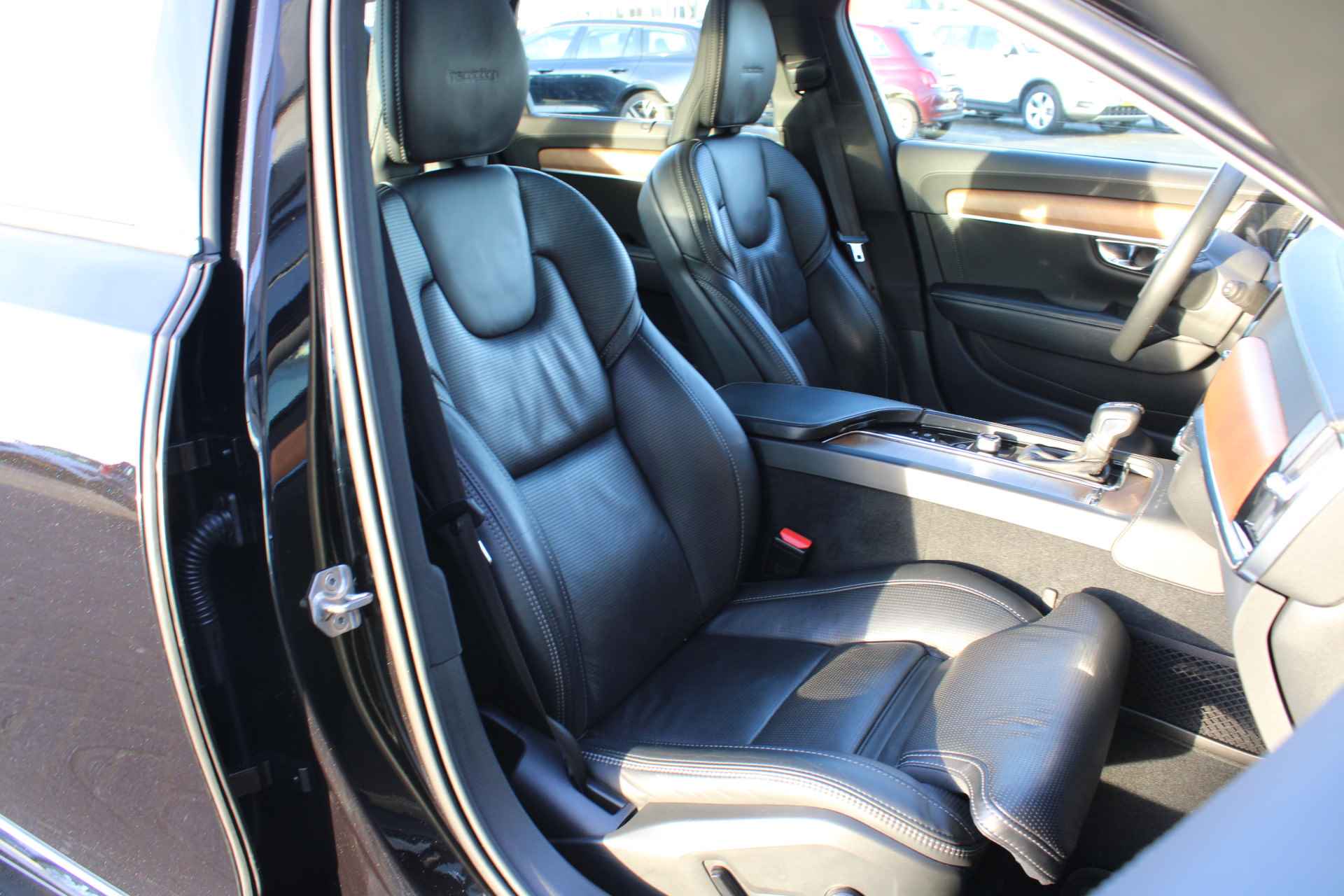 Volvo V90 T4 Automaat Business Luxury+ | Massagestoelen | Head-Up | Schuif/kantel dak | Dodehoekdetectie - 57/72