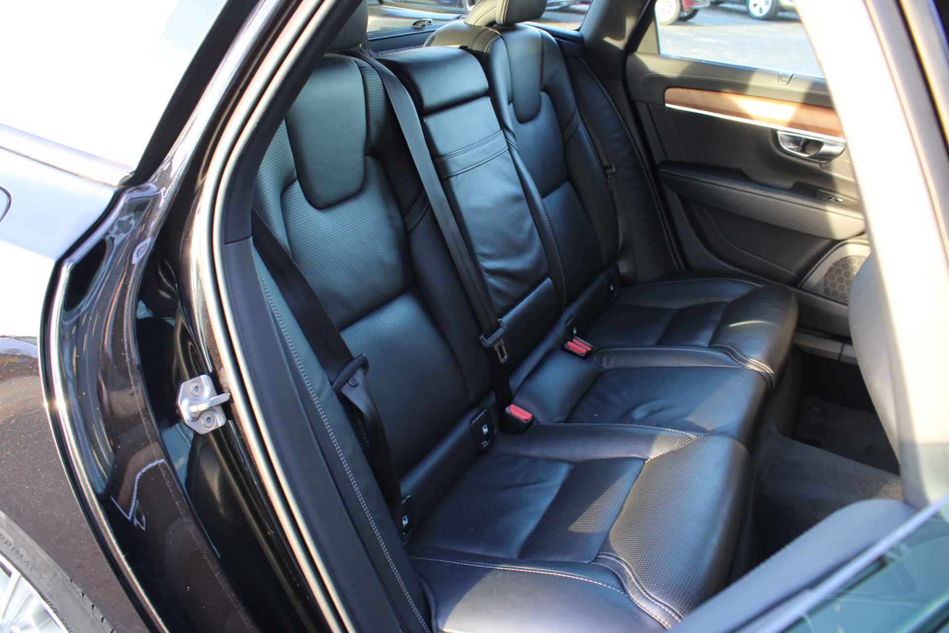 Volvo V90 T4 Automaat Business Luxury+ | Massagestoelen | Head-Up | Schuif/kantel dak | Dodehoekdetectie - 61/72