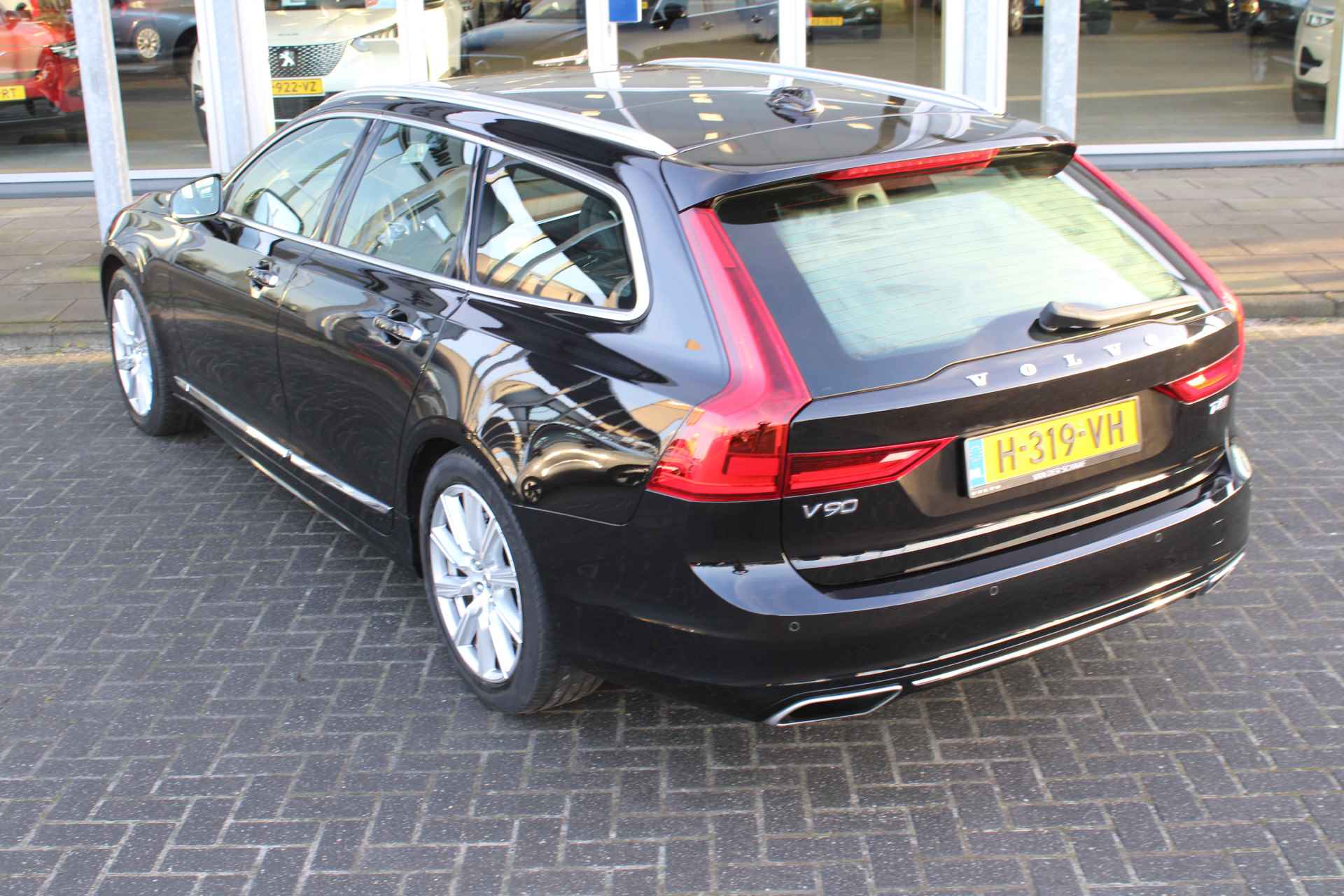 Volvo V90 T4 Automaat Business Luxury+ | Massagestoelen | Head-Up | Schuif/kantel dak | Dodehoekdetectie - 66/72