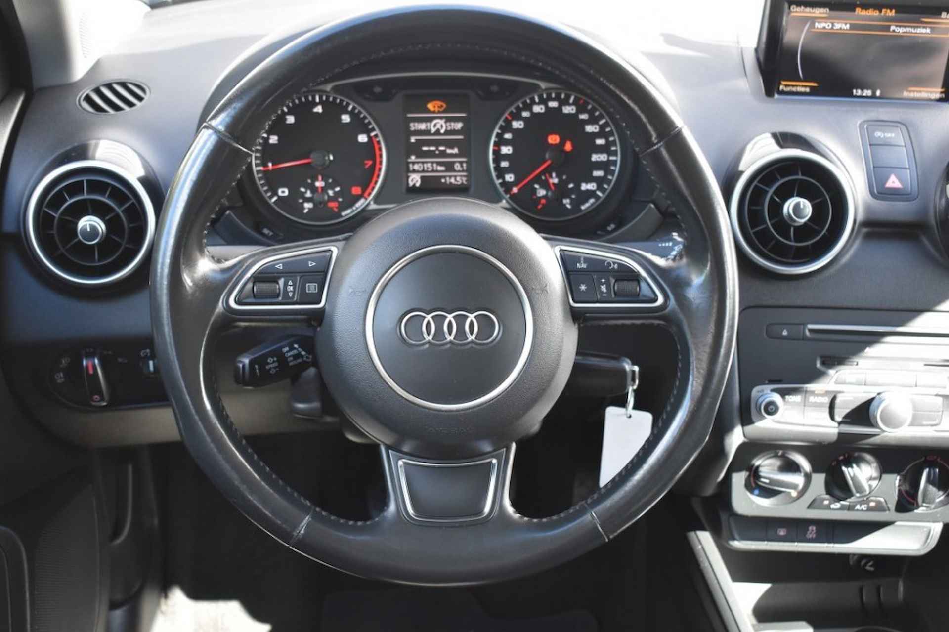 AUDI A1 1.0 TFSI 5DRS. ADRENALIN / S-LINE / NAVI / CRUISE / 17 LM. - 18/39