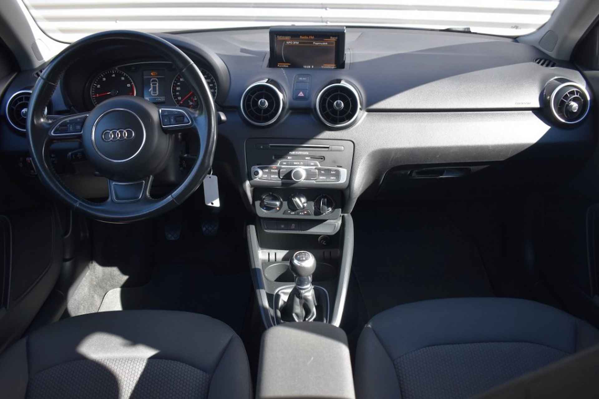 AUDI A1 1.0 TFSI 5DRS. ADRENALIN / S-LINE / NAVI / CRUISE / 17 LM. - 26/39