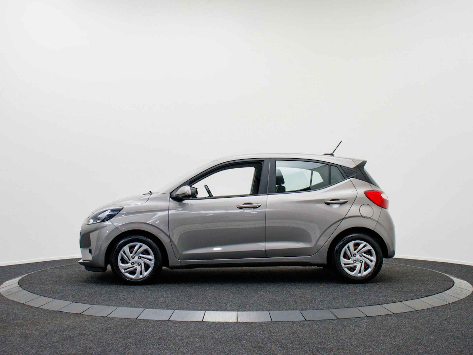 Hyundai i10 1.0 Comfort | Carplay | All-seasons | Dealer onderhouden! - 10/42