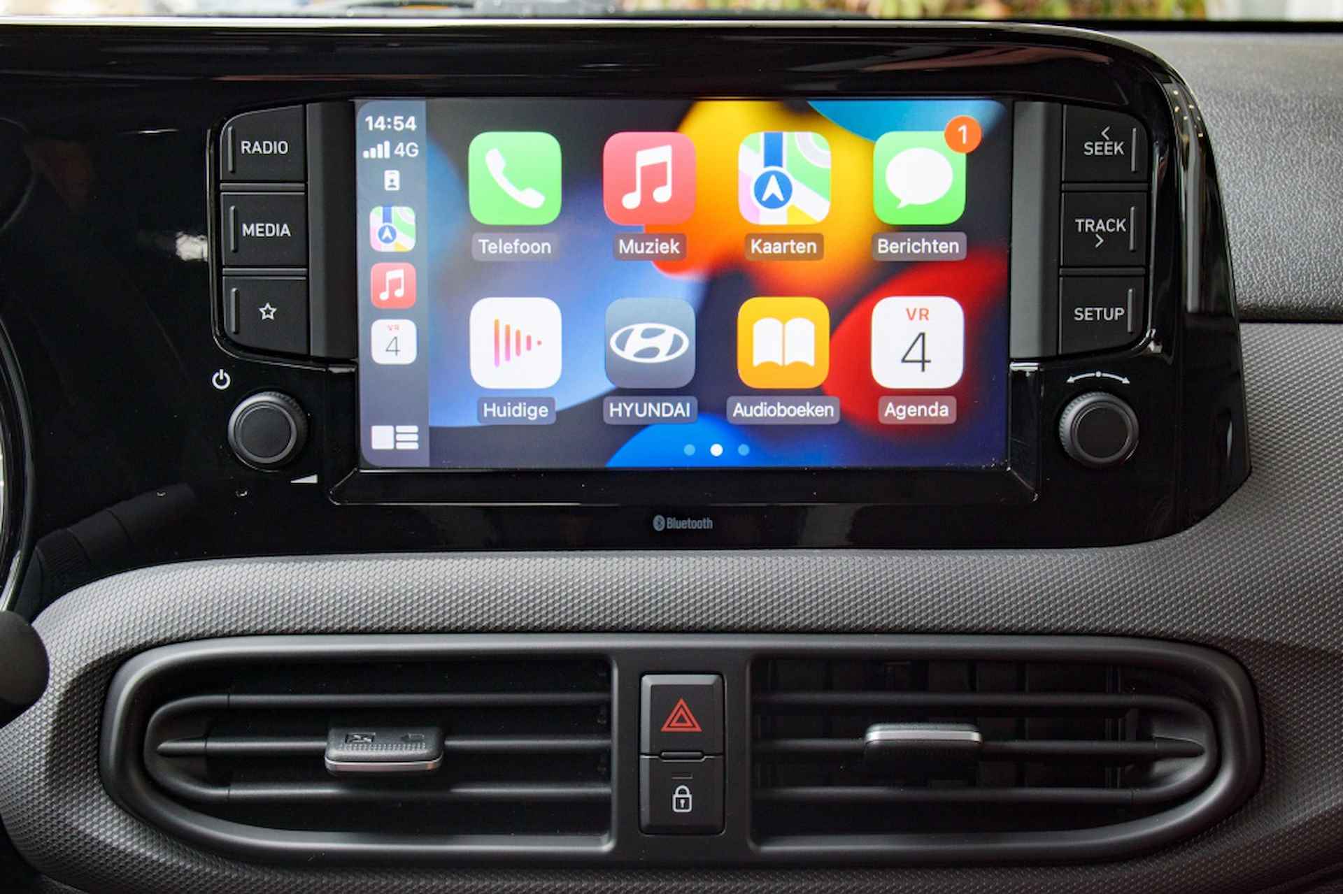 Hyundai i10 1.0 Comfort | Carplay | All-seasons | Dealer onderhouden! - 38/42