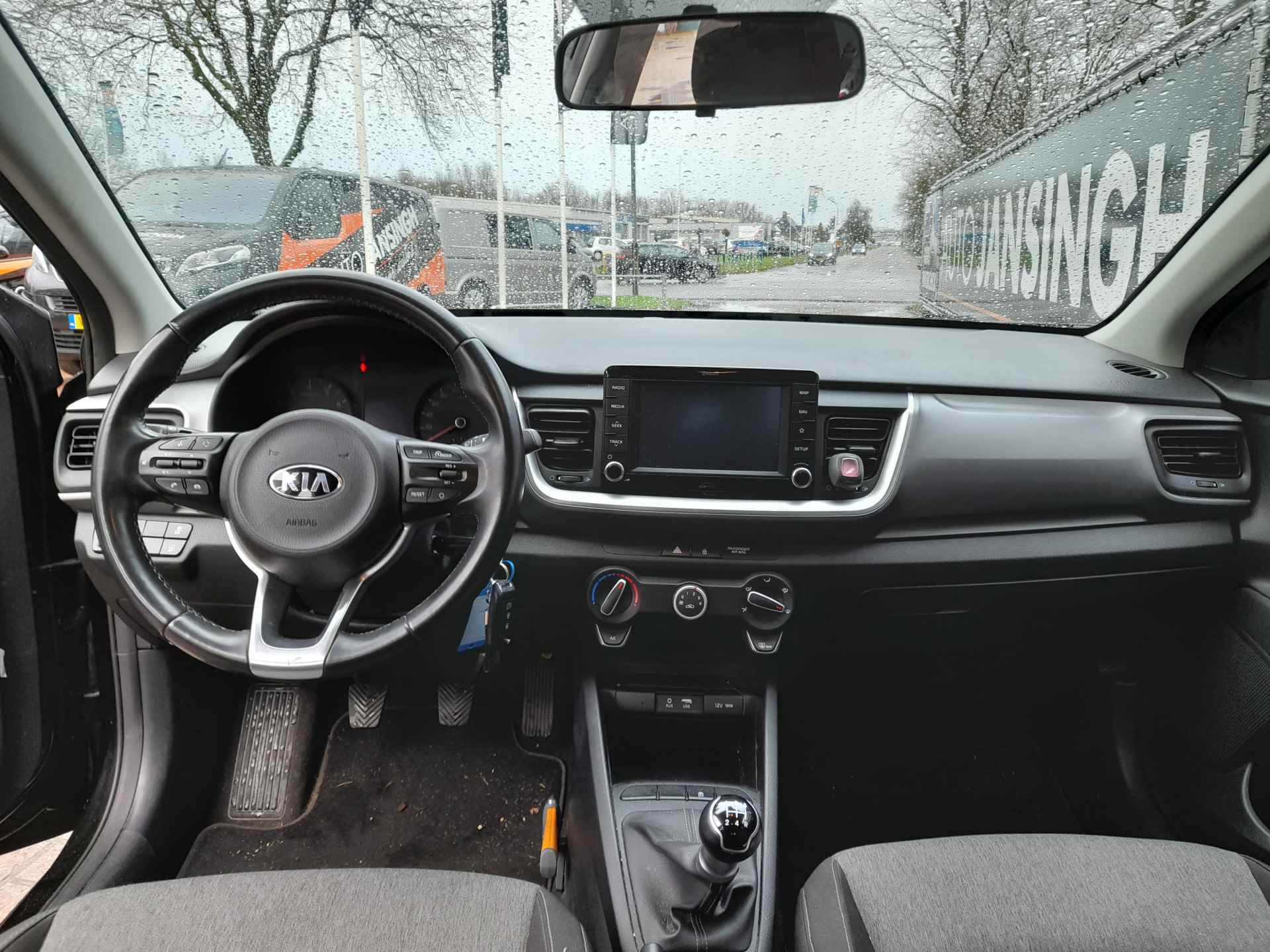 Kia Stonic 1.2 MPi ComfortPlusLine Navigator | Airco | Navigatie | Cruise control | PDC achter | RIJKLAARPRIJS INCL 12 MAANDEN GARANTIE EN BEURT - 16/19