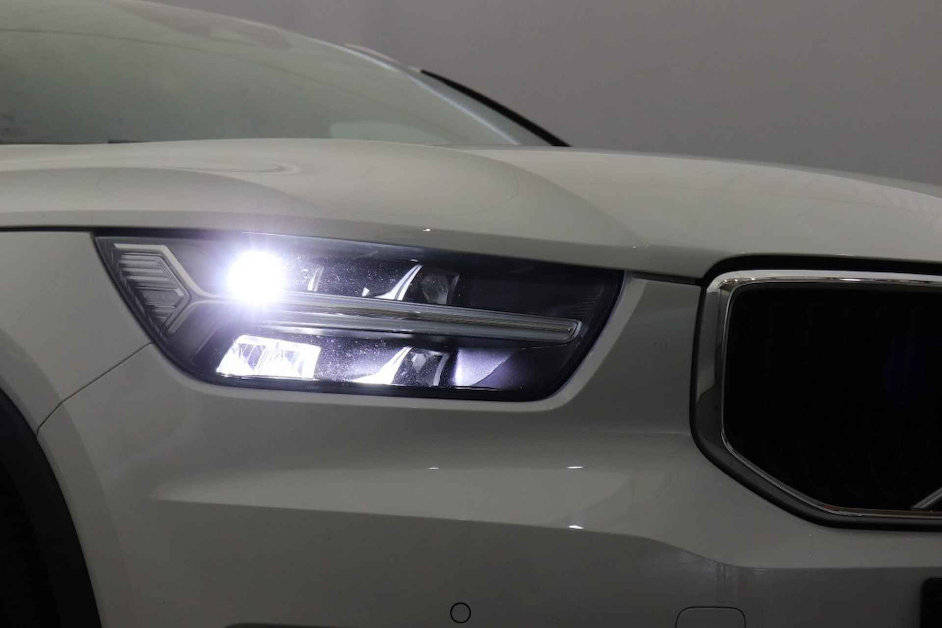 VOLVO Xc40 1.5 T5 Twin Engine Momentum Pro - Digital Cockpit, Leer - 28/29