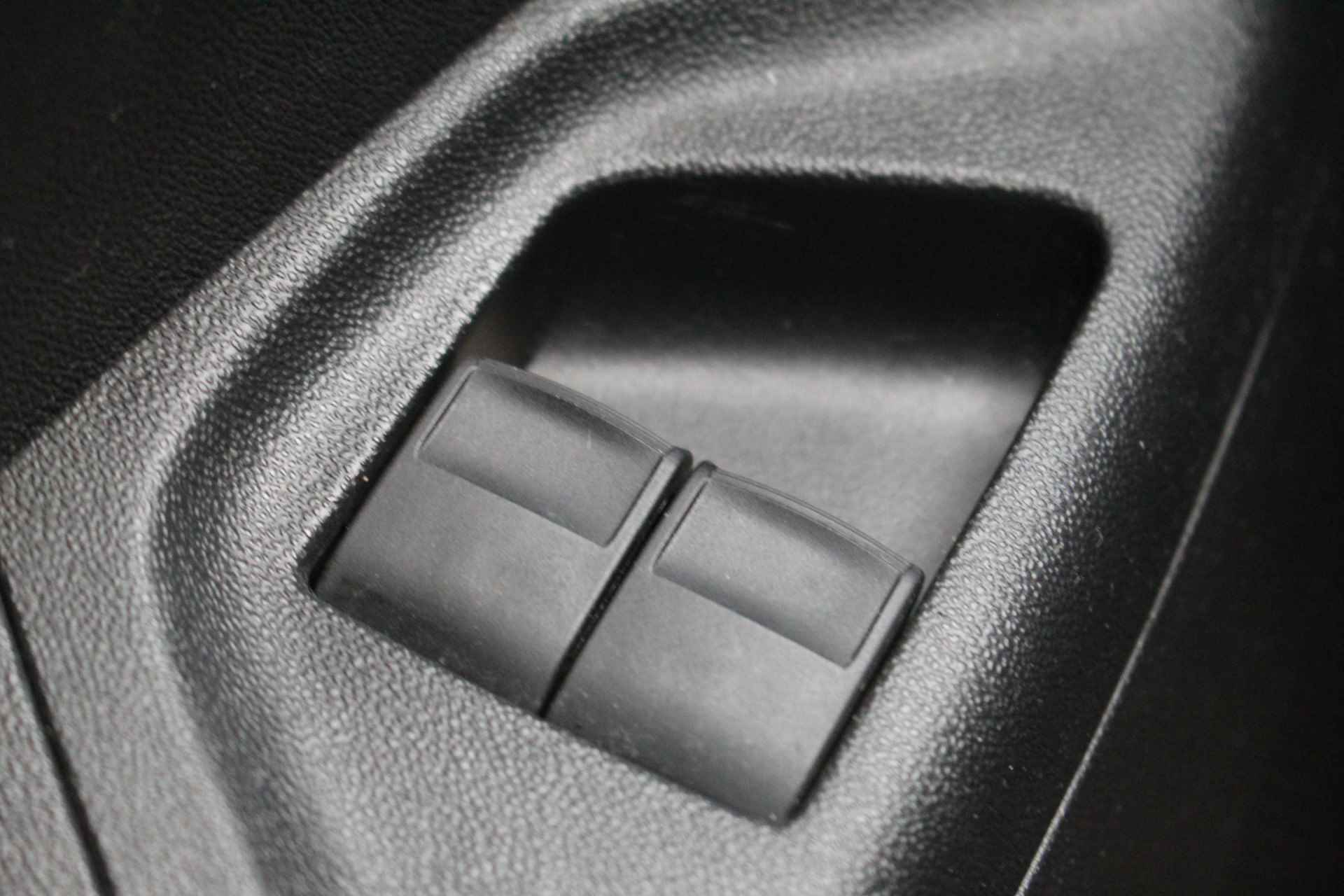 Peugeot 108 1.0 Active AUTOMAAT | Airco | Bluetooth | Privacy Glass | Elec. ramen | Mistlampen | - 8/26