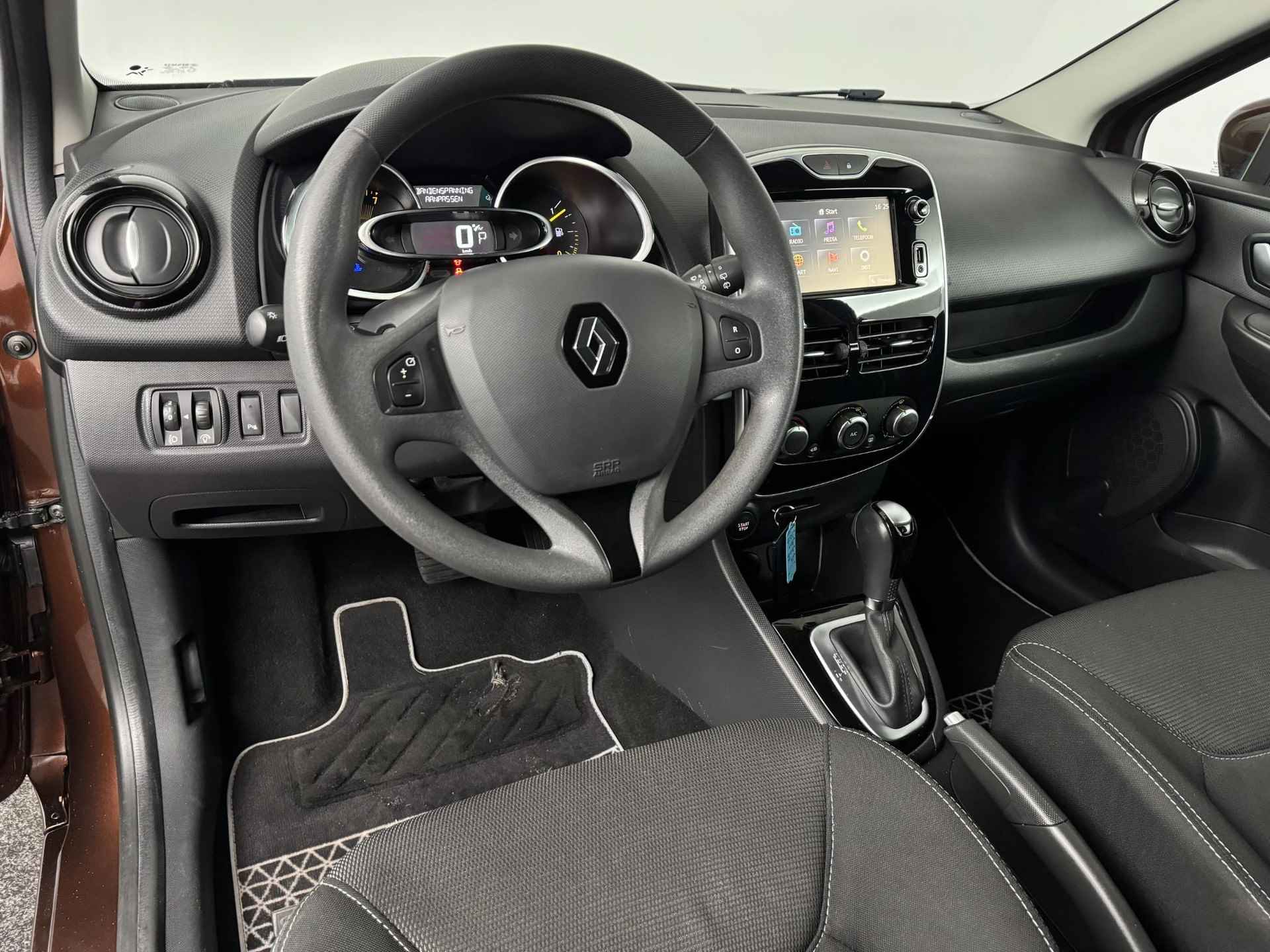 Renault Clio 1.2 TCe 120 EDC Expression | Trekhaak Afneembaar | Parkeersensoren | Cruise Control | Navigatie | - 29/39