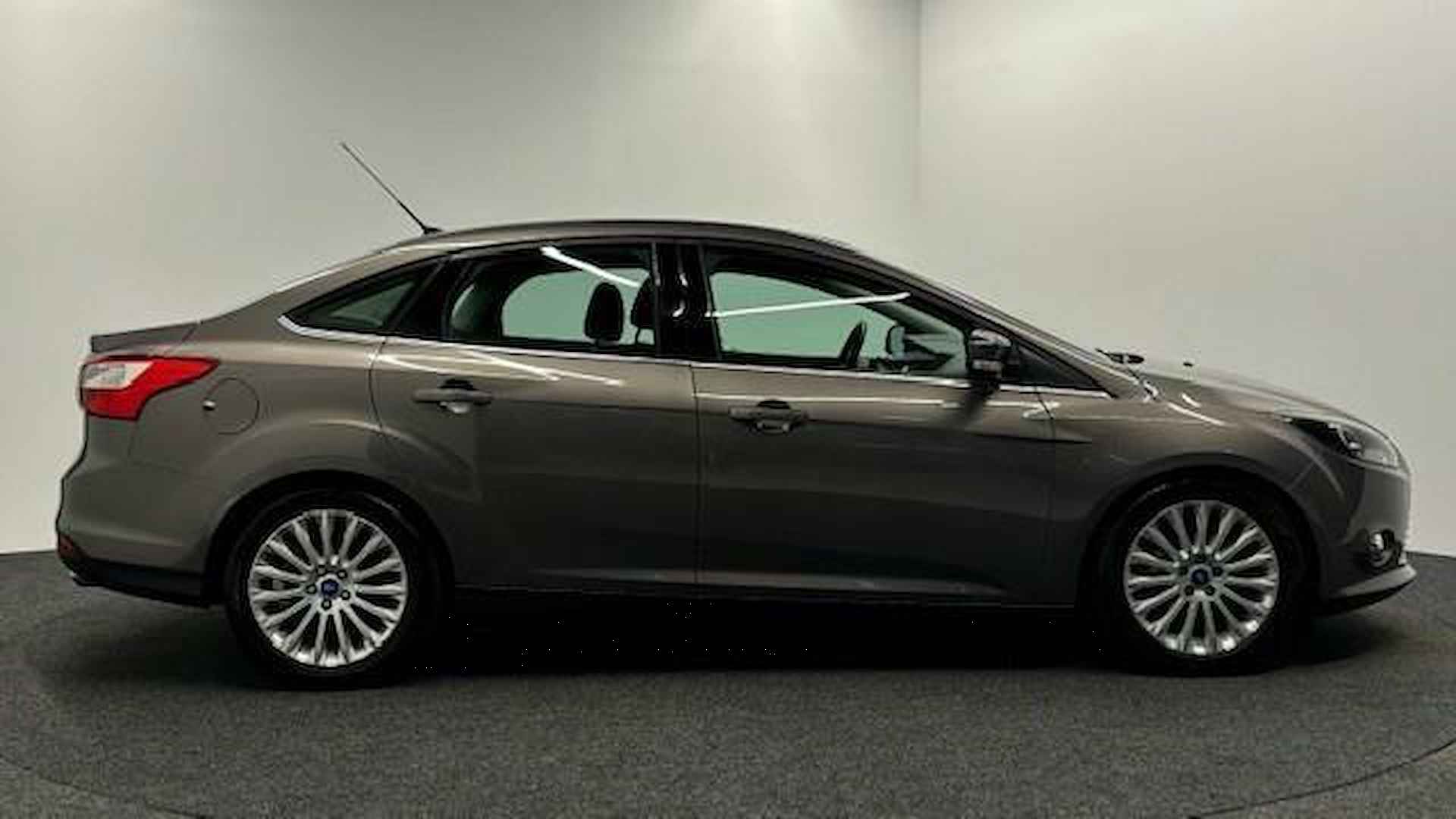 Ford Focus 1.6 EcoBoost Titanium CRUISE ECC TREKHAAK LM - 10/31